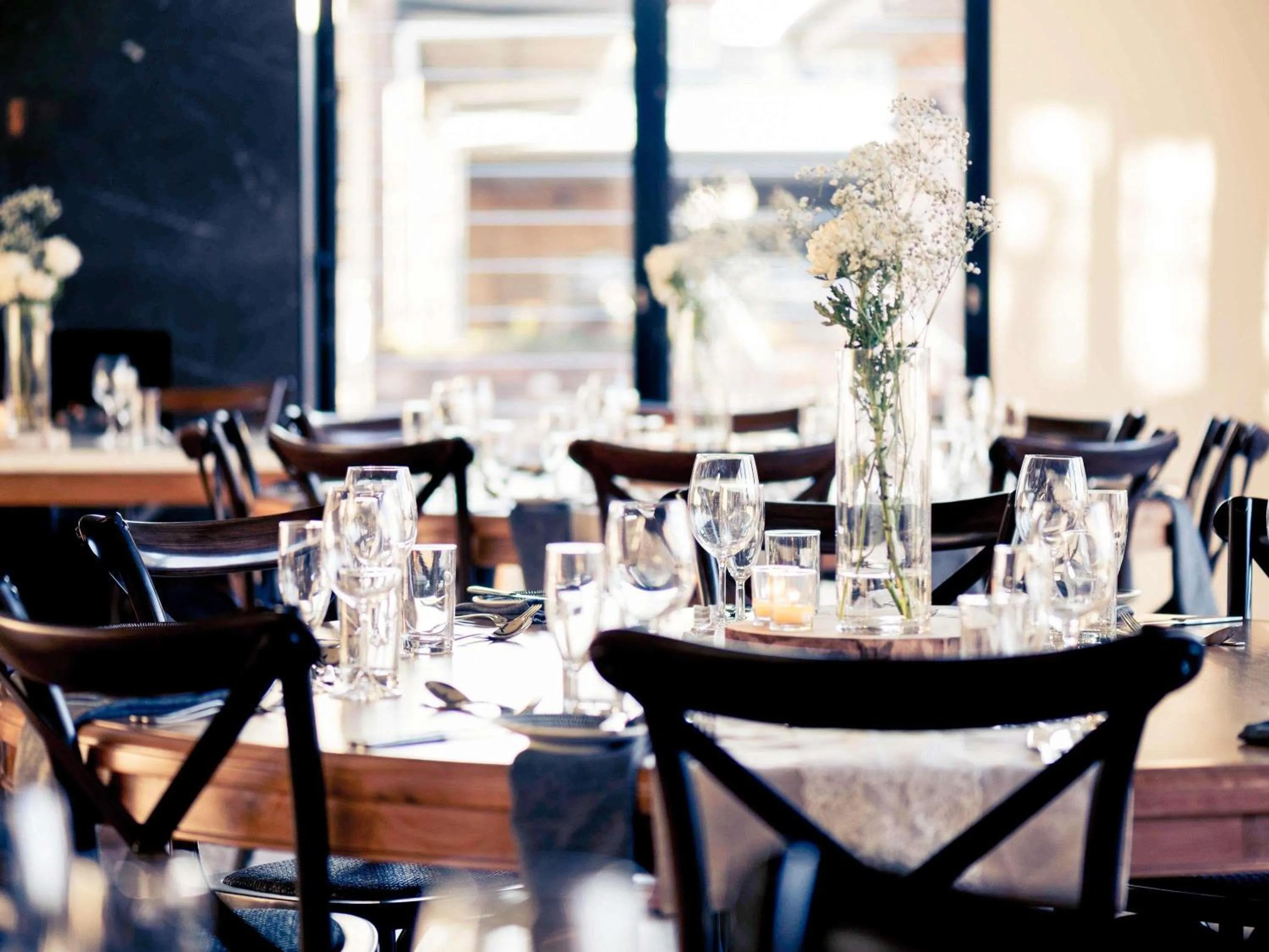 Restaurant/places to eat in Mercure Orange