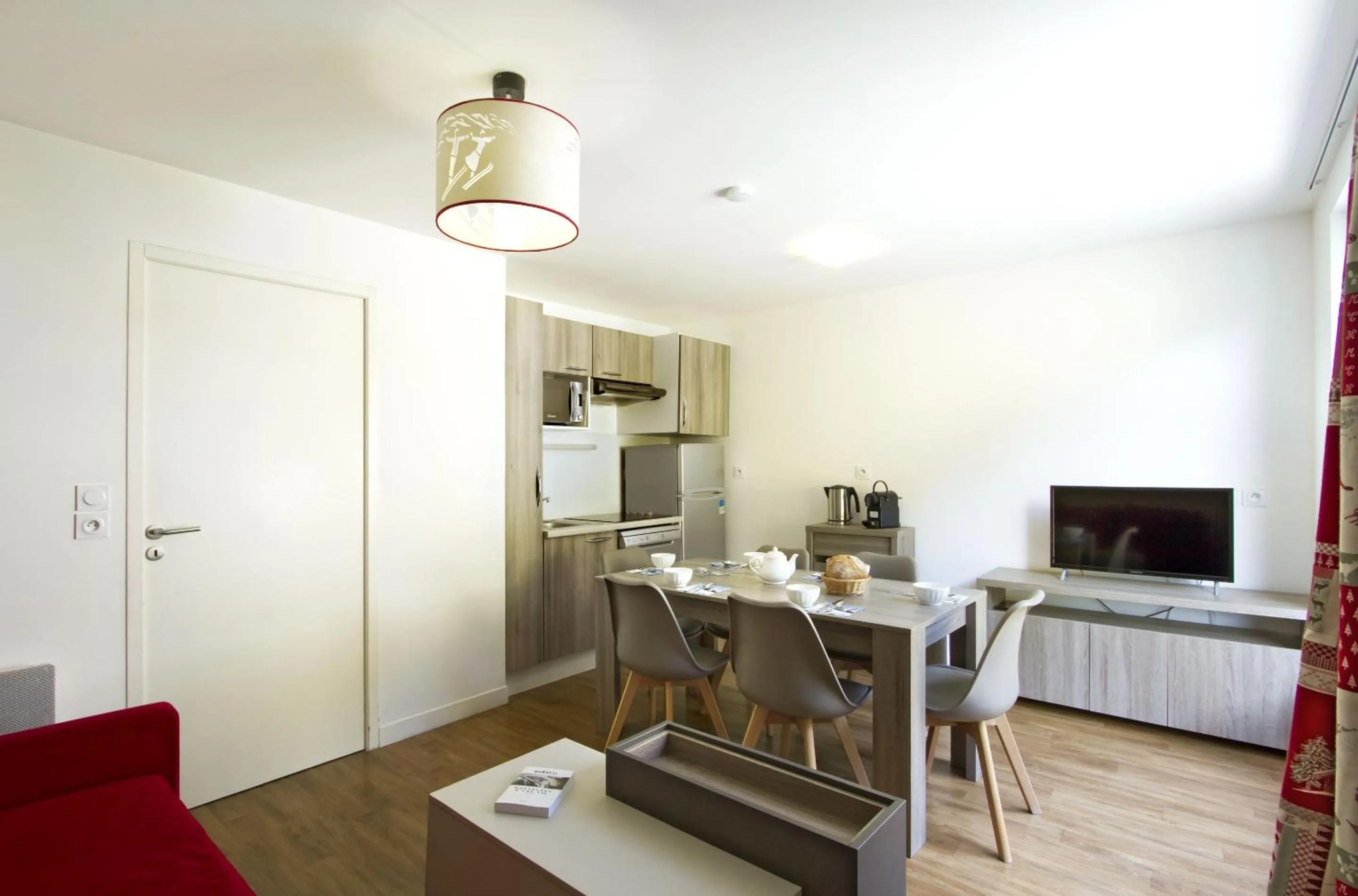 Dining area in Résidence Odalys Les Balcons d'Auréa