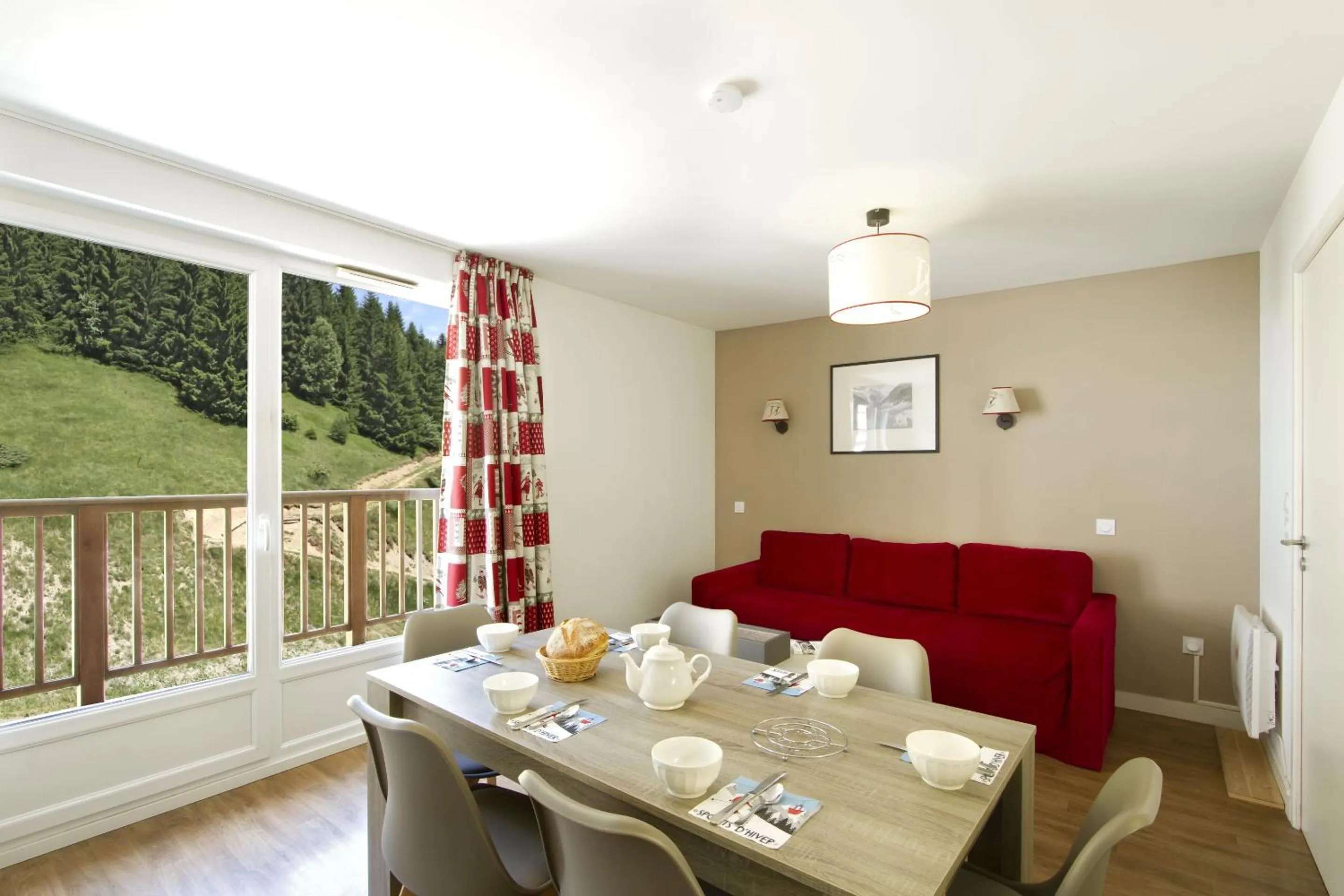 Dining area in Résidence Odalys Les Balcons d'Auréa