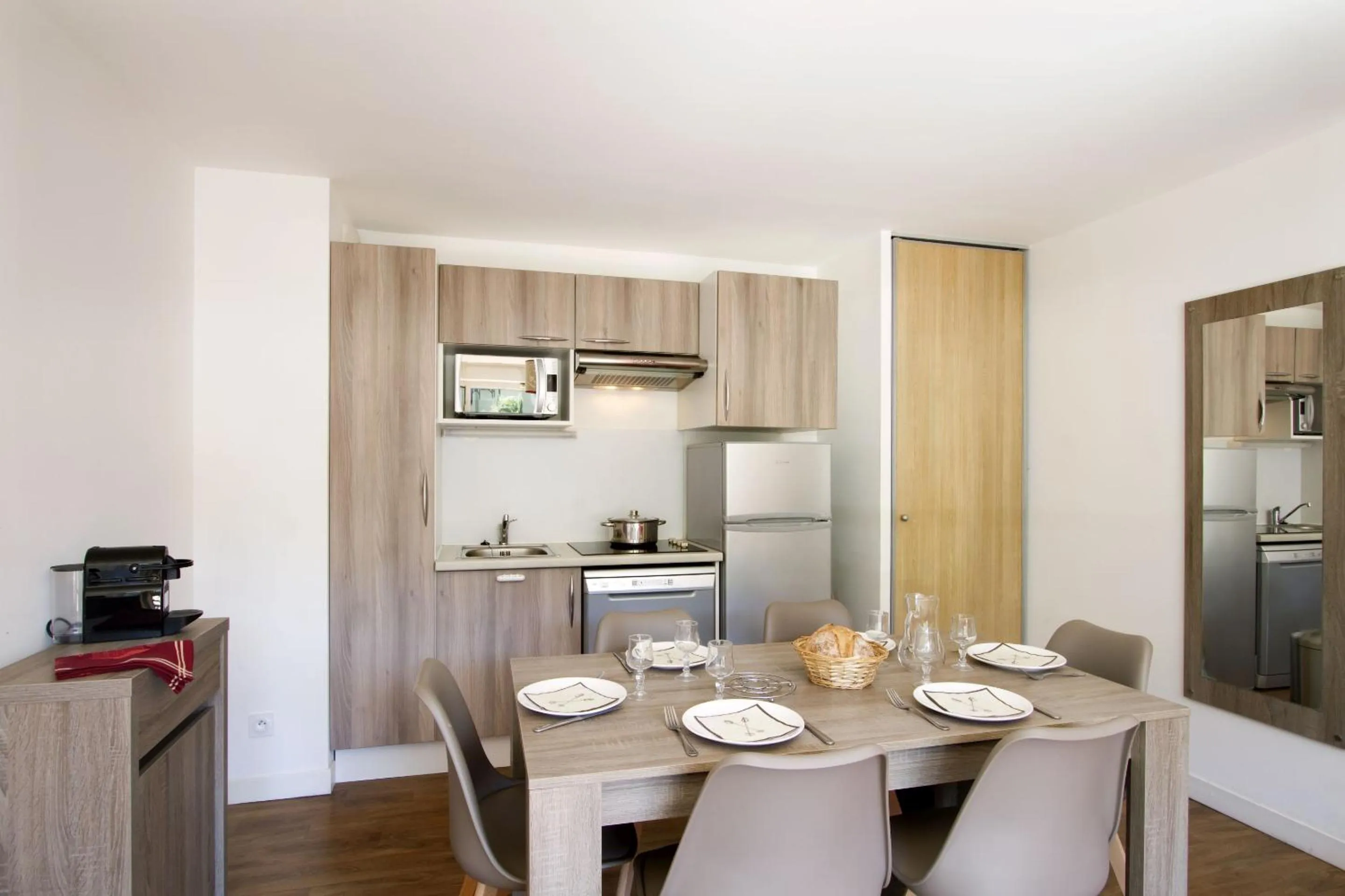 Dining area in Résidence Odalys Les Balcons d'Auréa