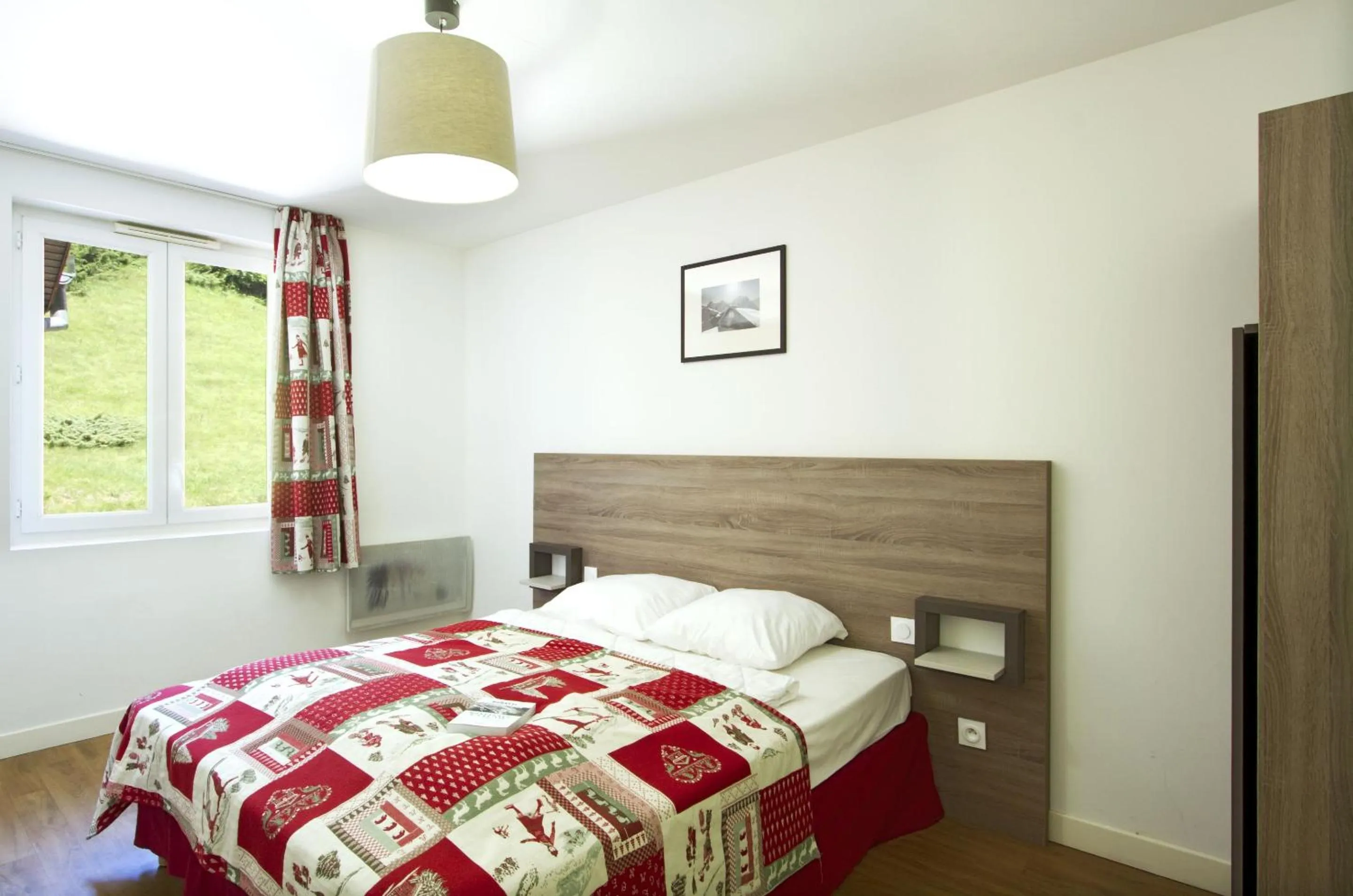 Bedroom, Bed in Résidence Odalys Les Balcons d'Auréa