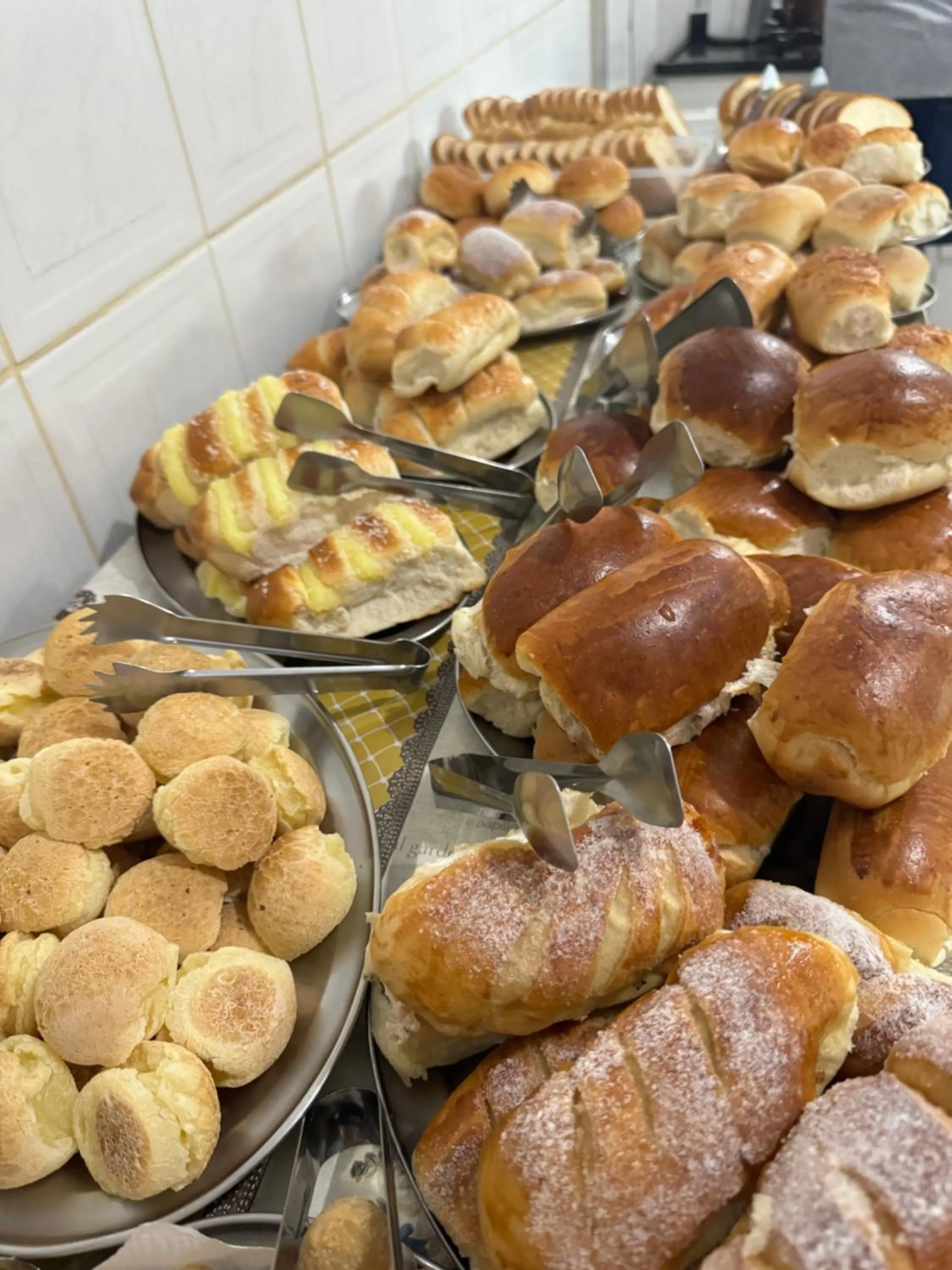 Buffet breakfast in Pousada Rabake