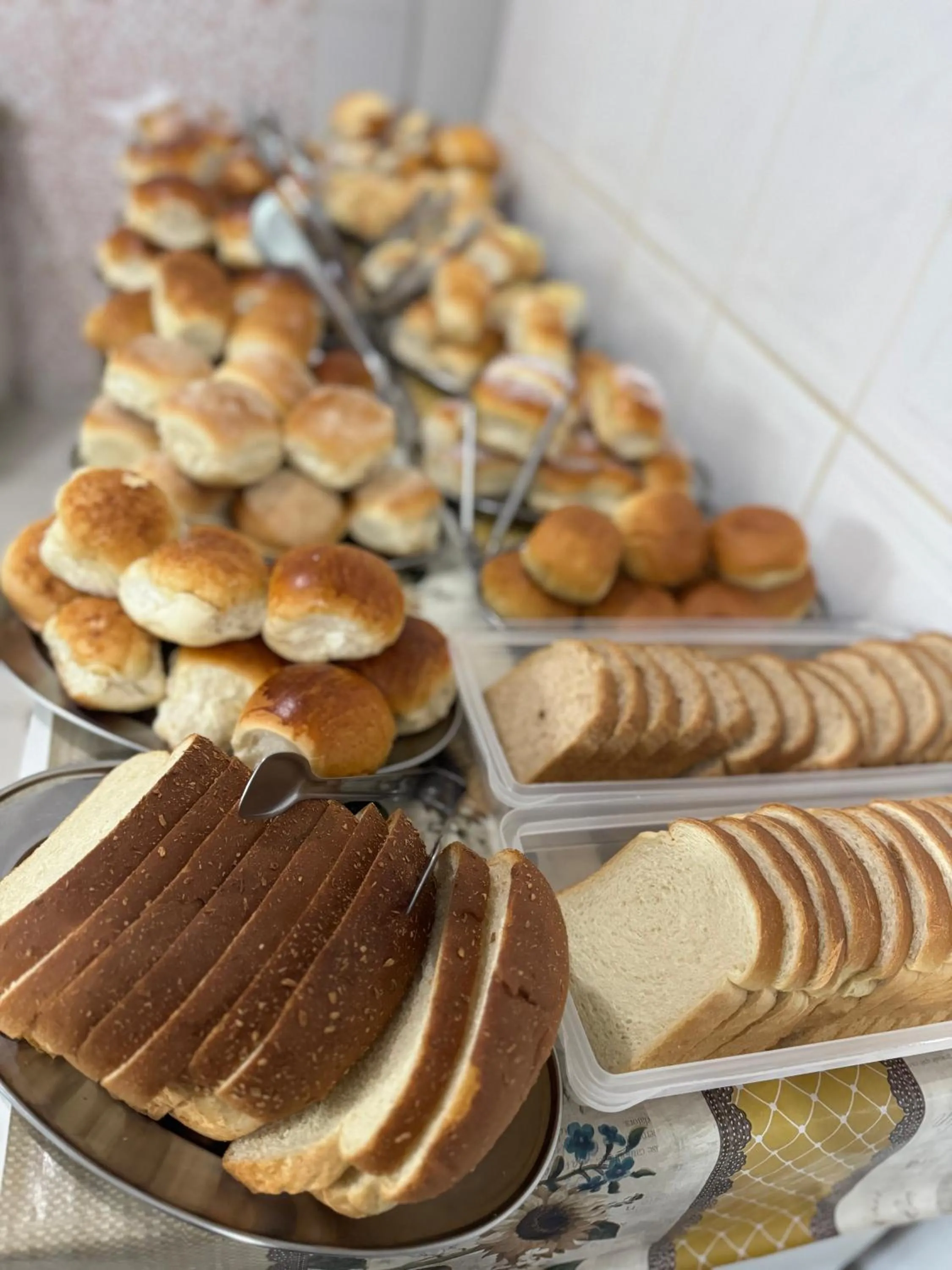 Buffet breakfast in Pousada Rabake