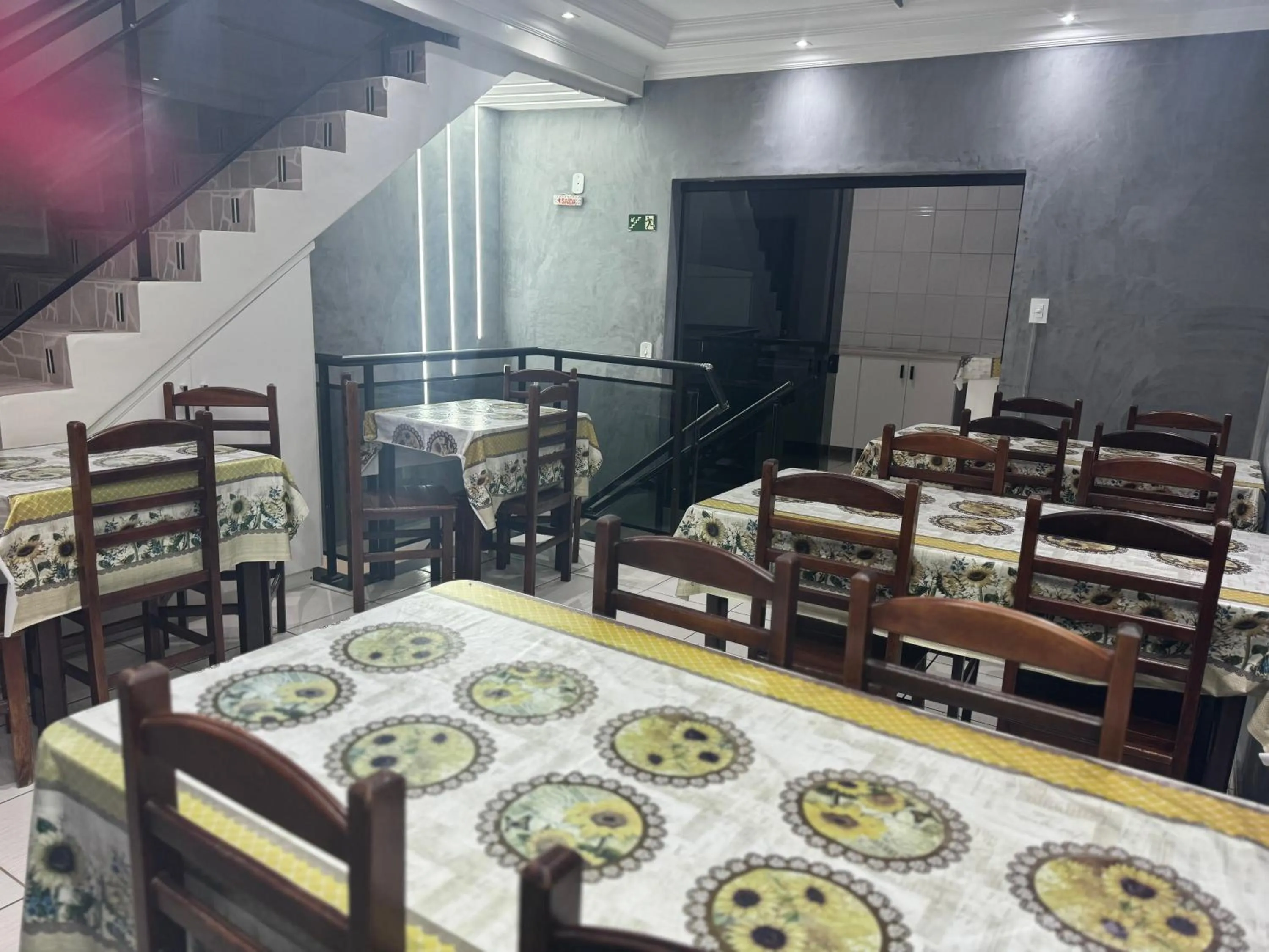 Restaurant/places to eat in Pousada Rabake