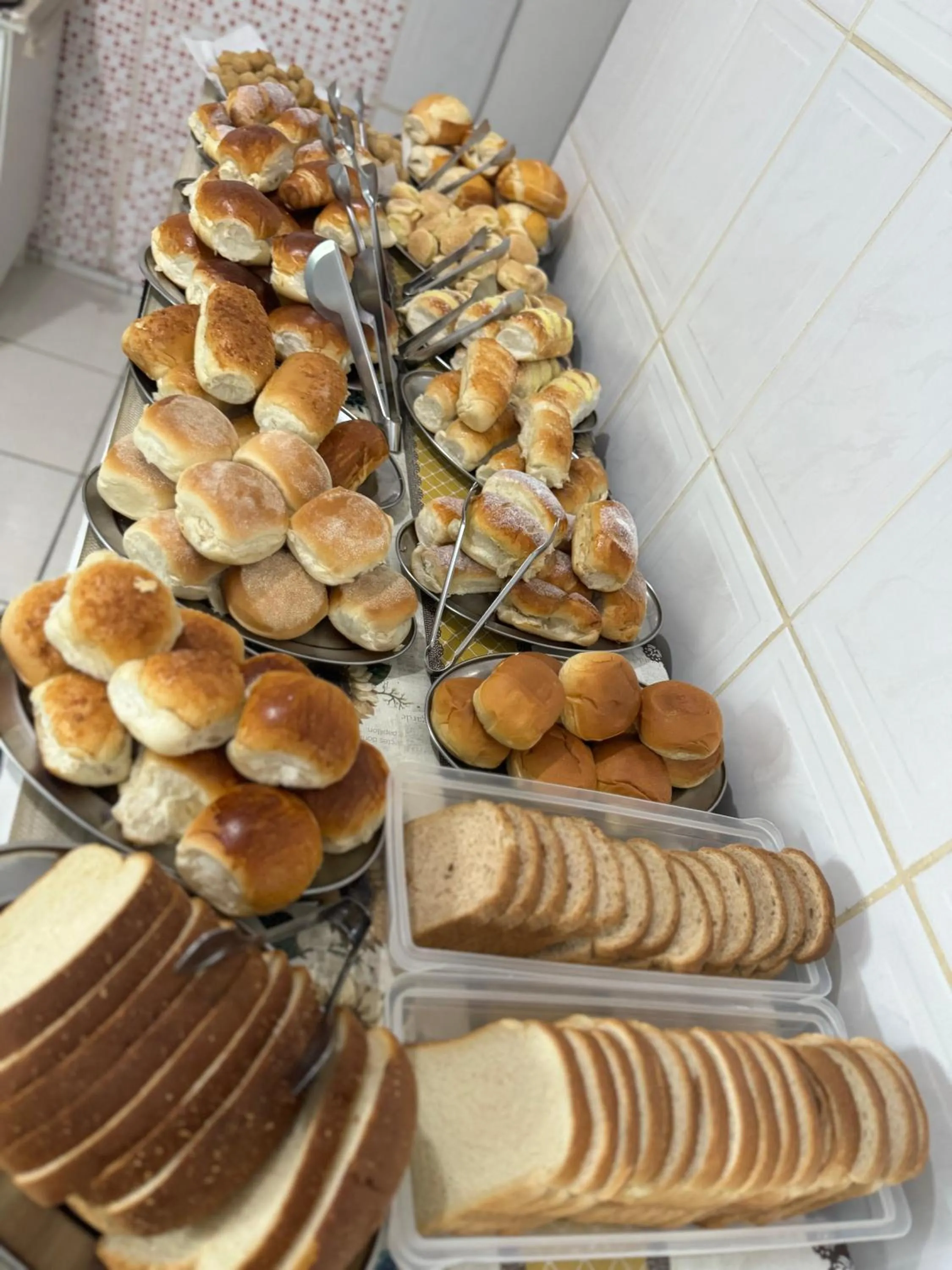 Buffet breakfast in Pousada Rabake