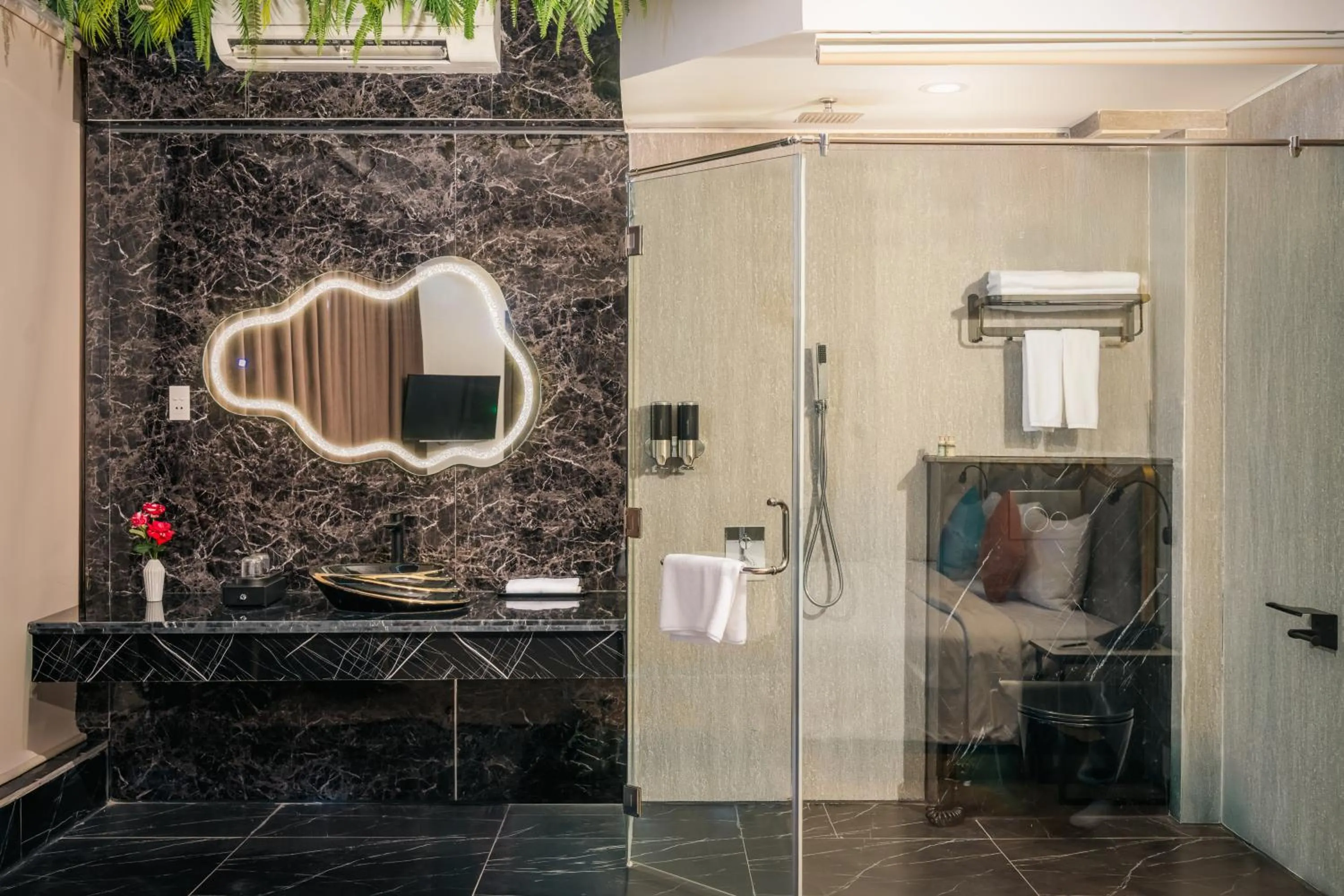 Bathroom in G8 Riverside Hotel Saigon