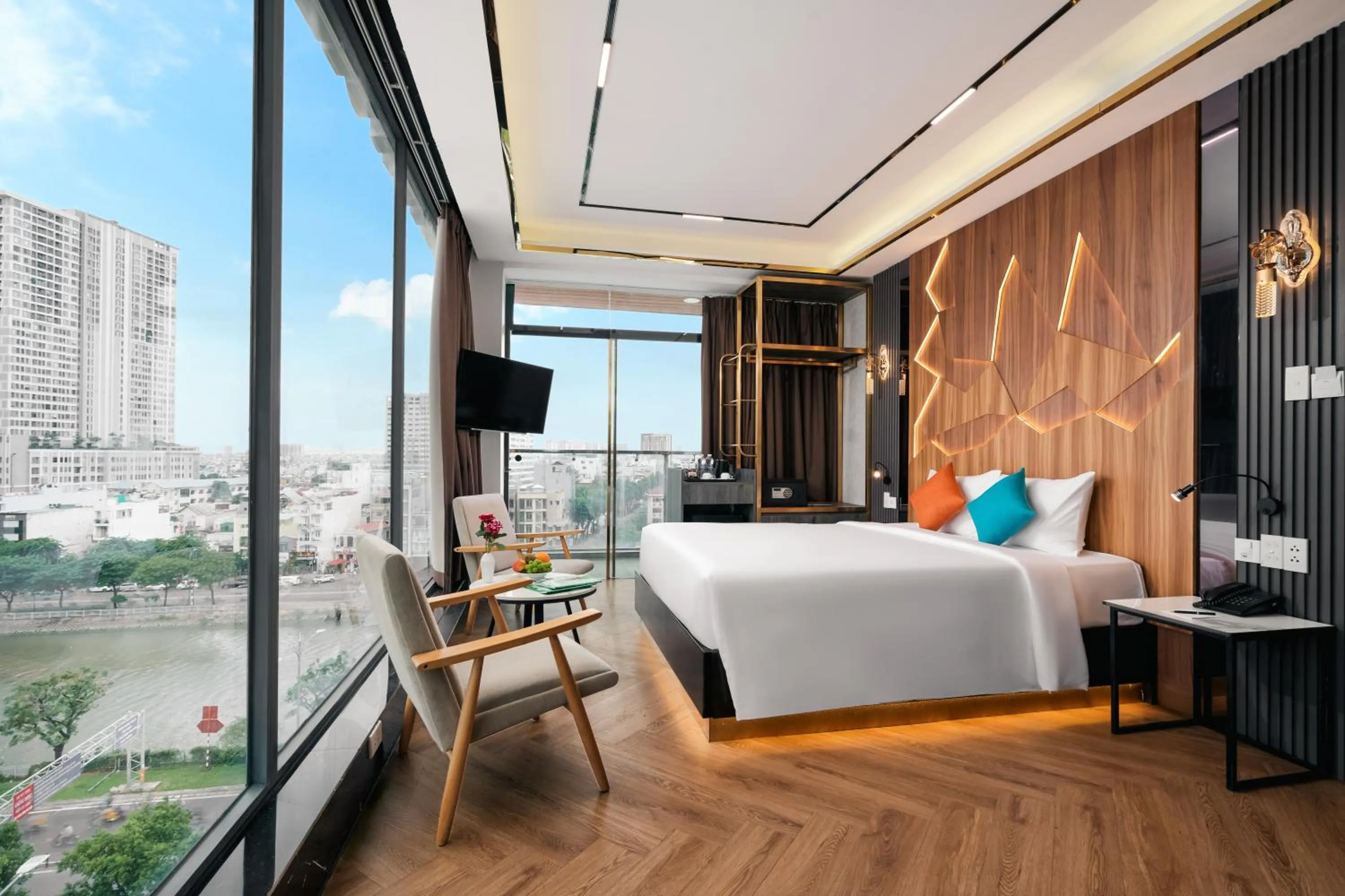 View (from property/room), Bed in G8 Riverside Hotel Saigon