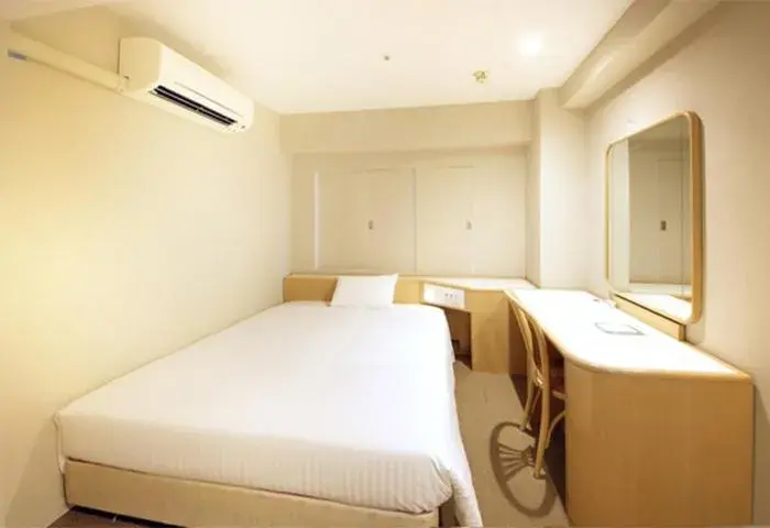 Single Room with Shower in Quintessa Hotel Akita Single Room with Shower in Quintessa Hotel Akita