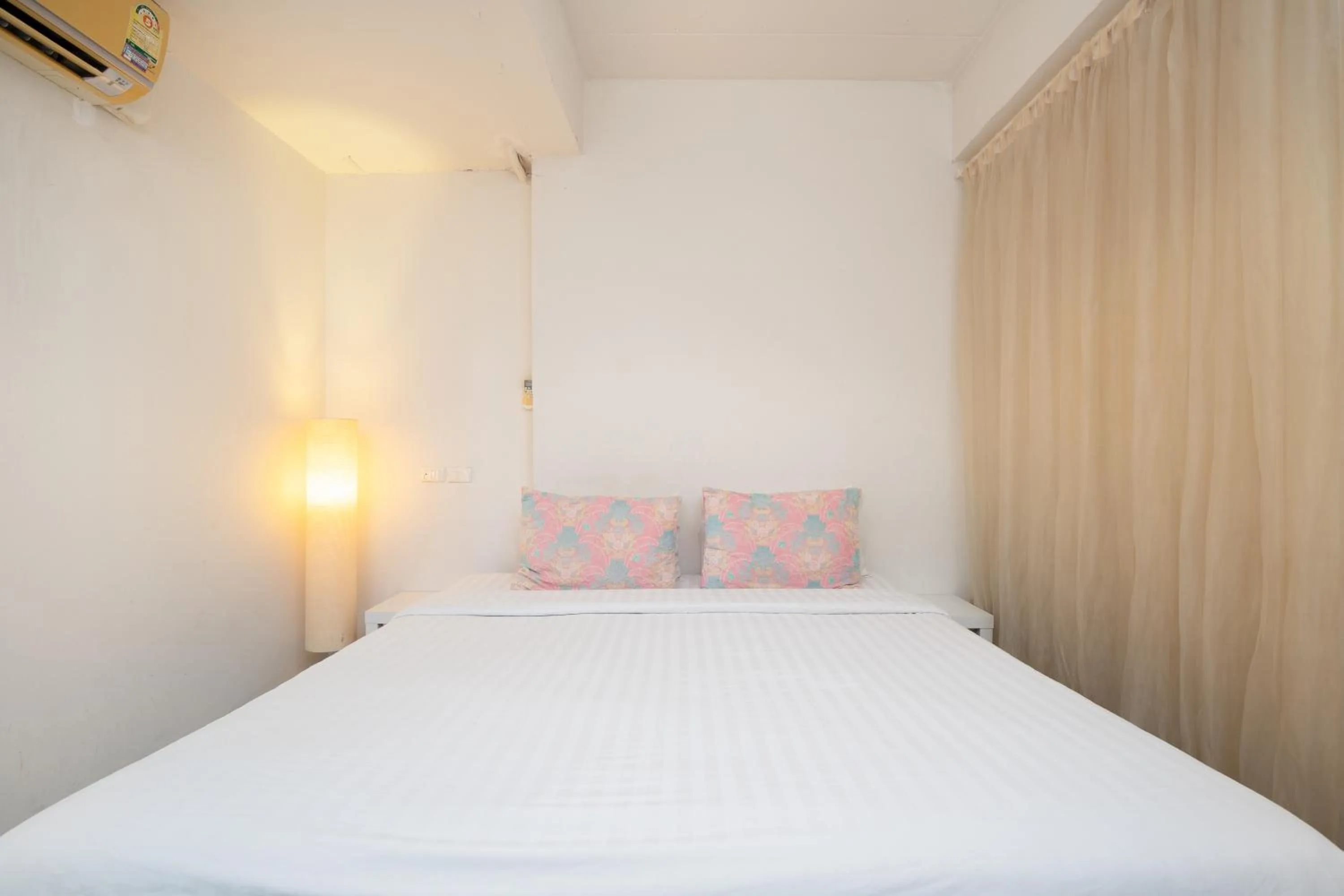 Bed in Take a Rest Donmueang