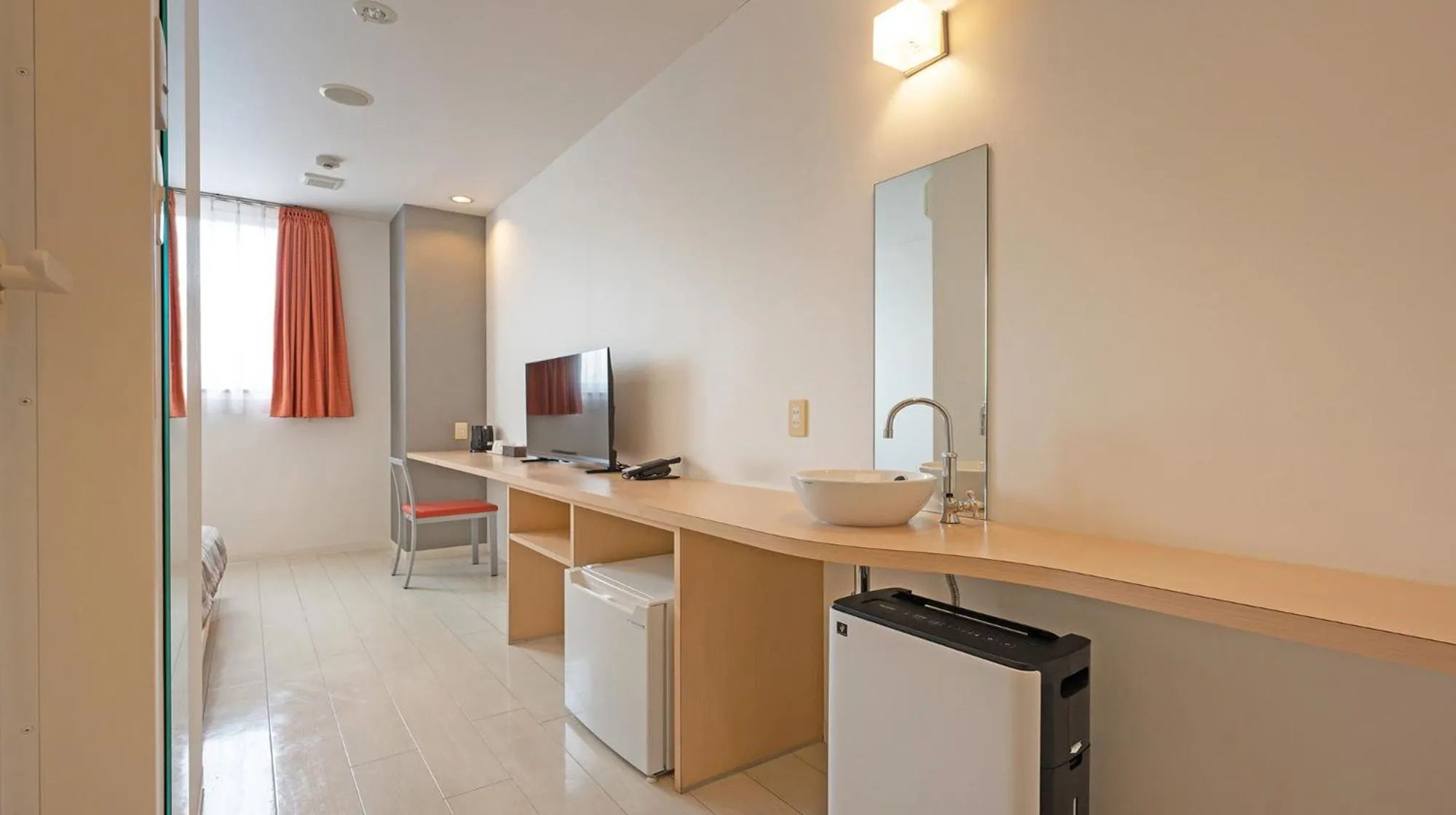 Photo of the whole room in Quintessa Hotel Fukuoka watanabedori Comic&Books