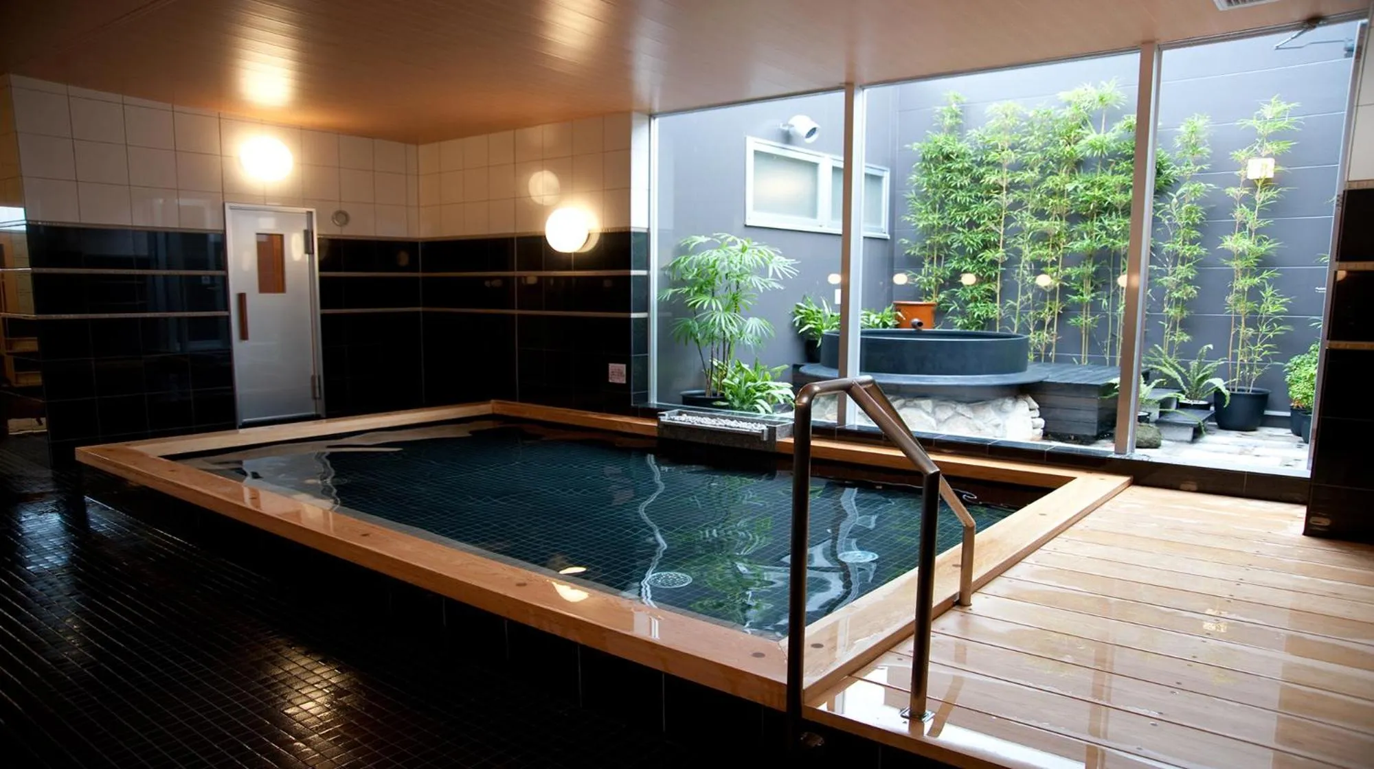 Public Bath in Quintessa Hotel Fukuoka watanabedori Comic&Books