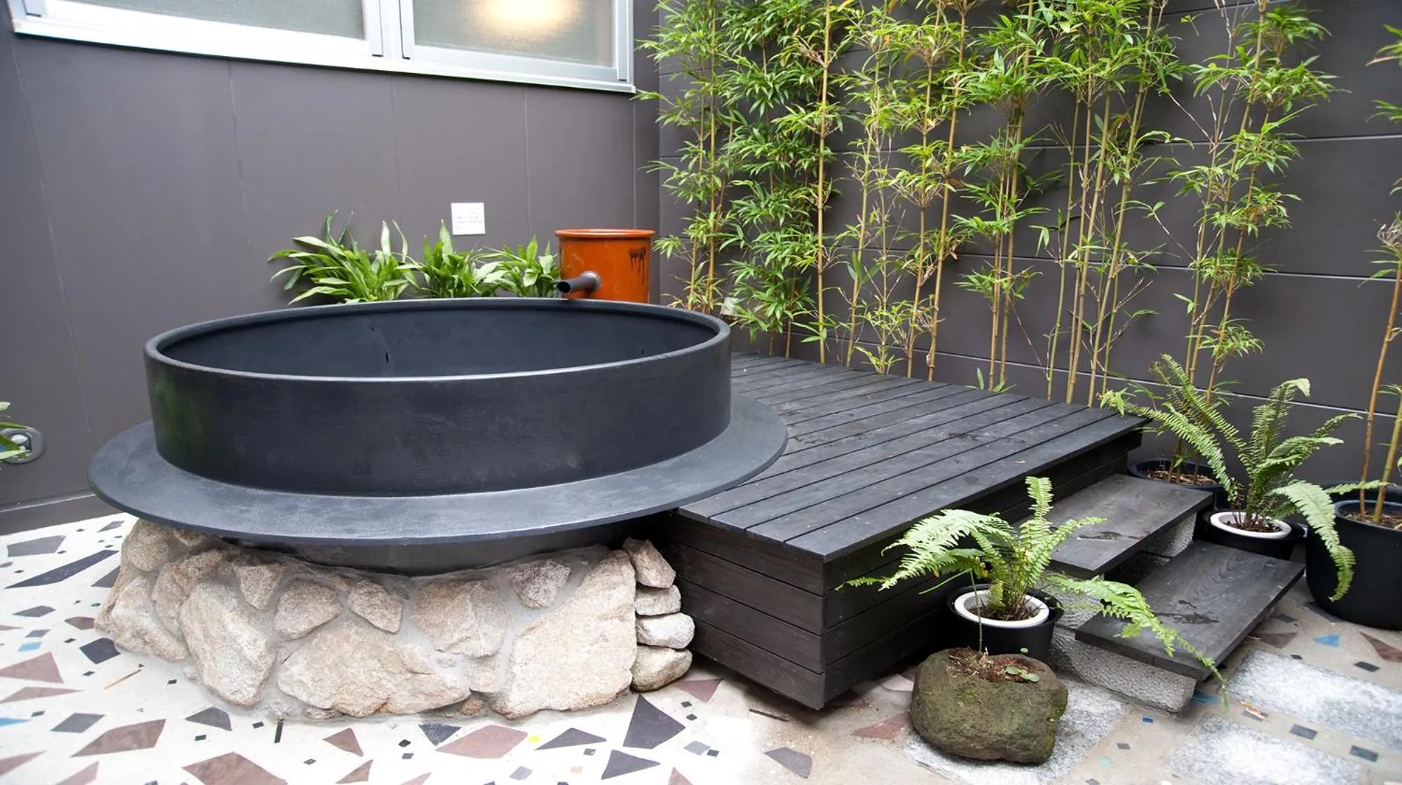 Public Bath in Quintessa Hotel Fukuoka watanabedori Comic&Books