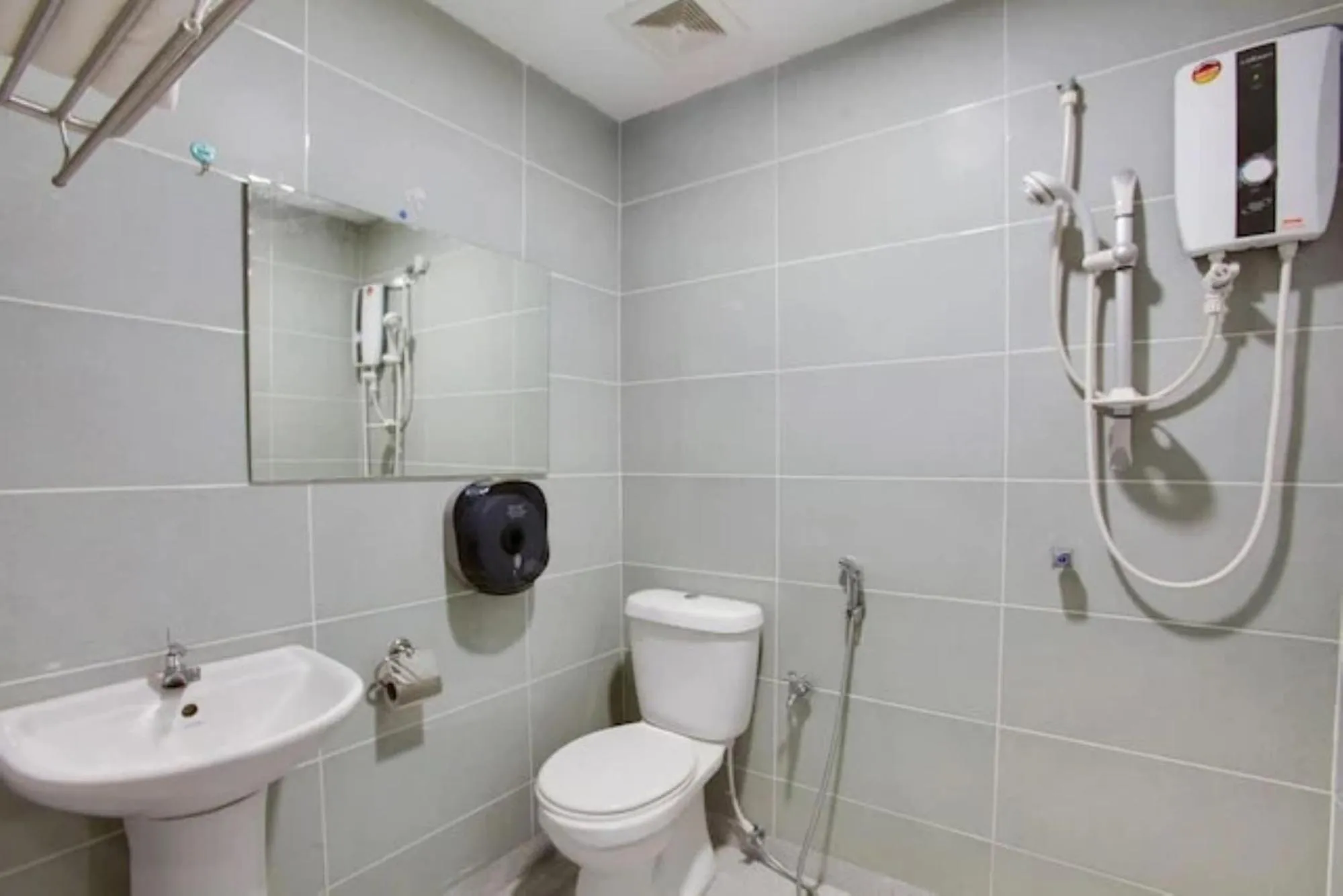 Bathroom in 988 Hotel