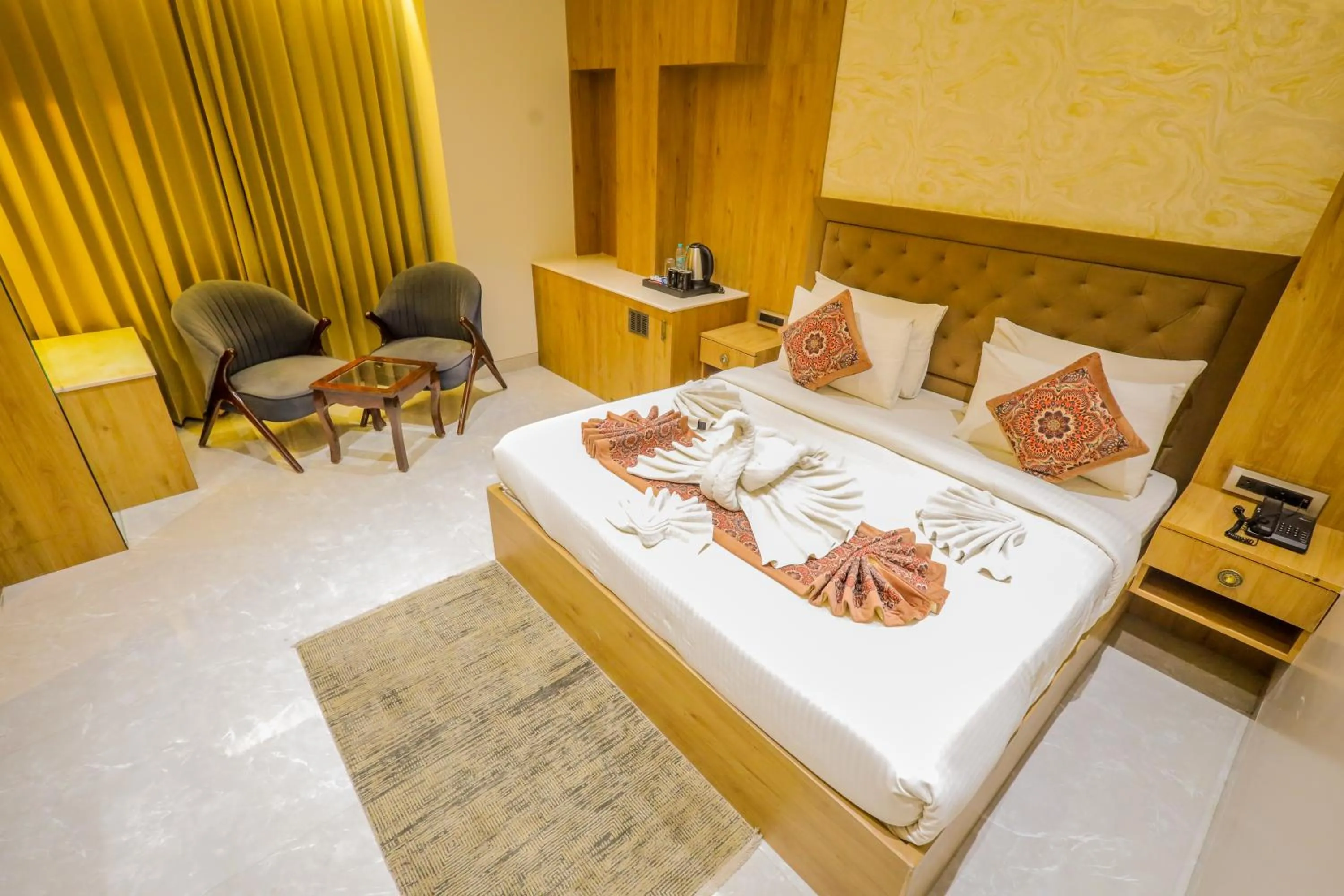 Bed in Shri Damodar Dham