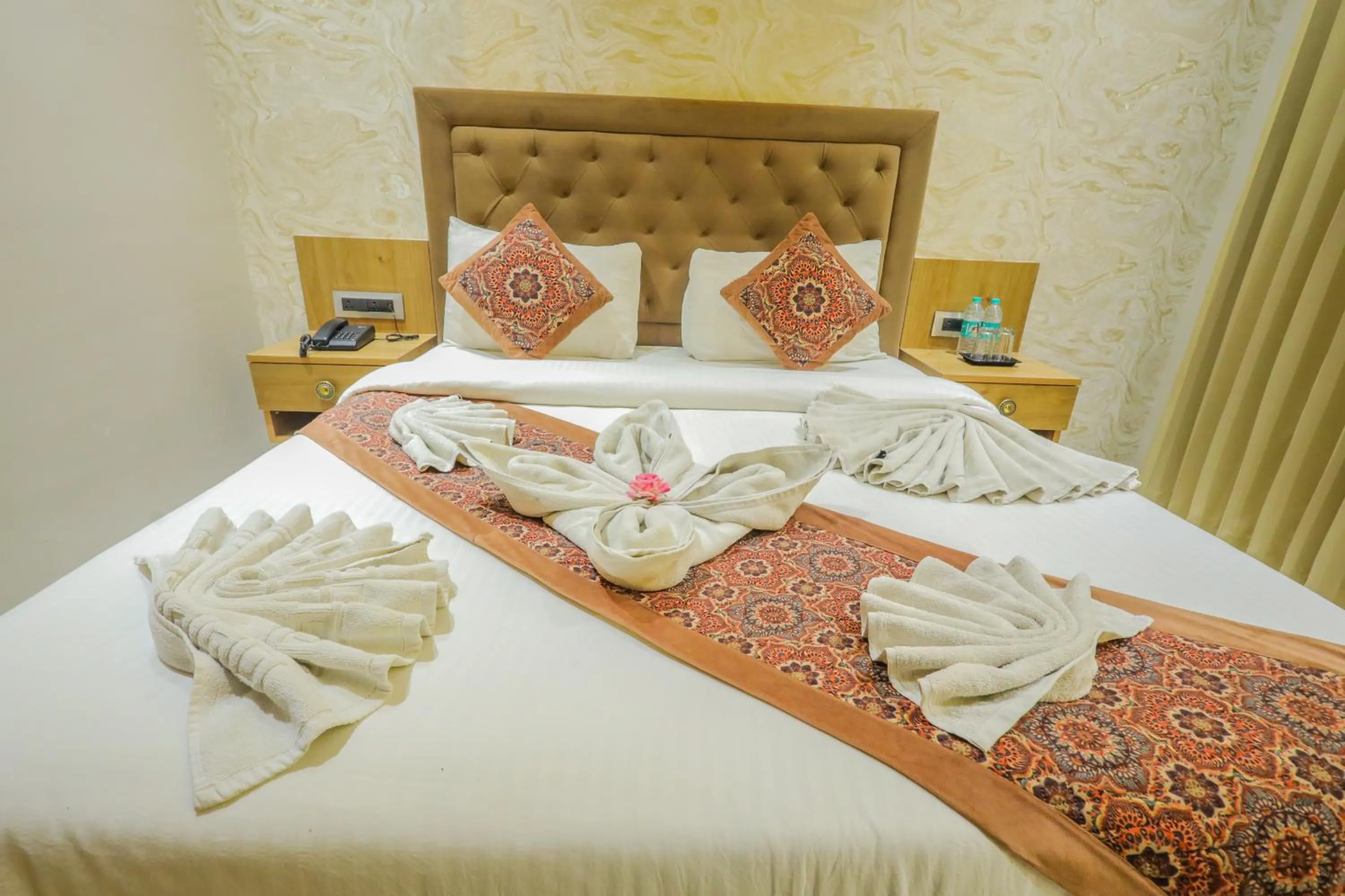 Bed in Shri Damodar Dham