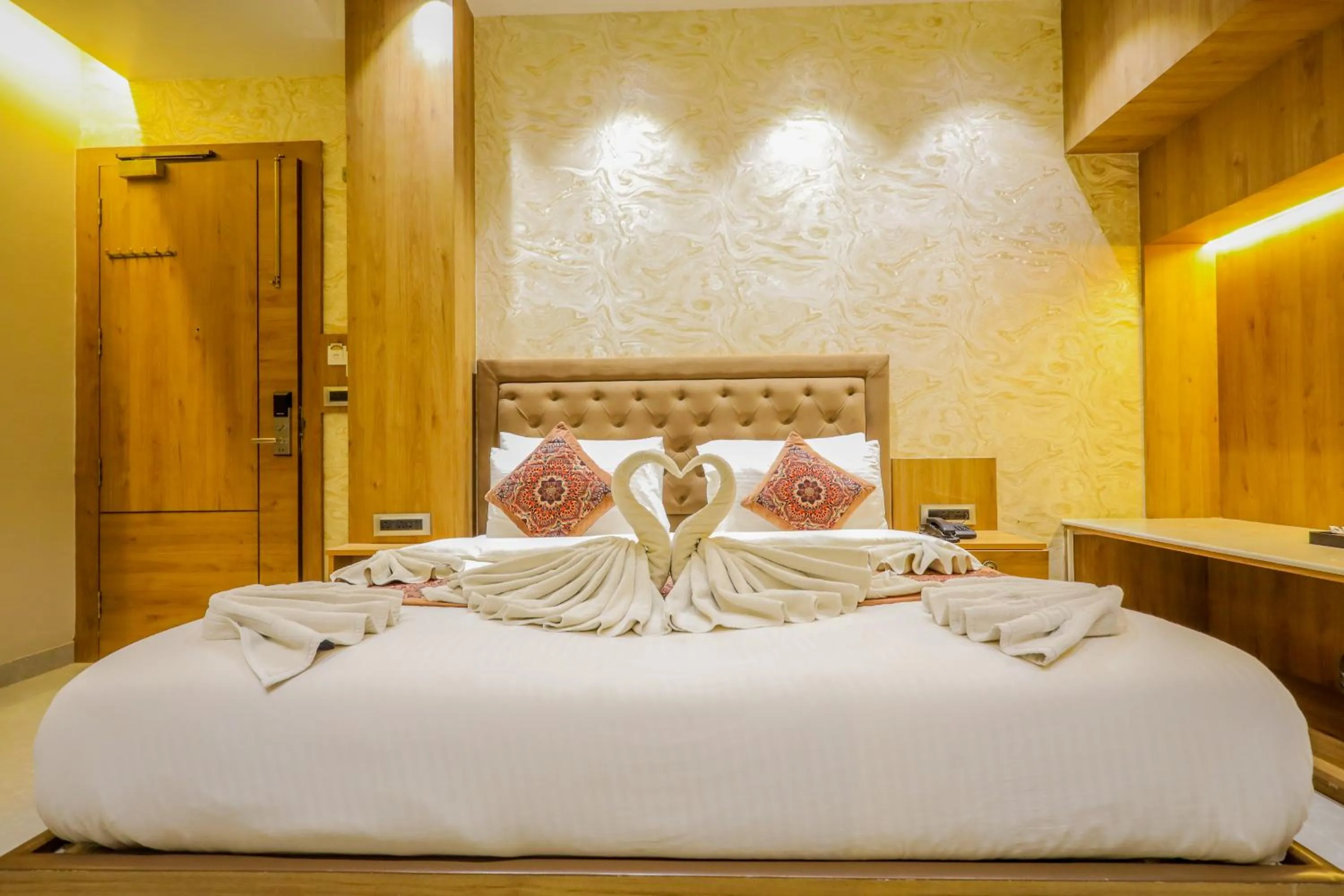 Bed in Shri Damodar Dham