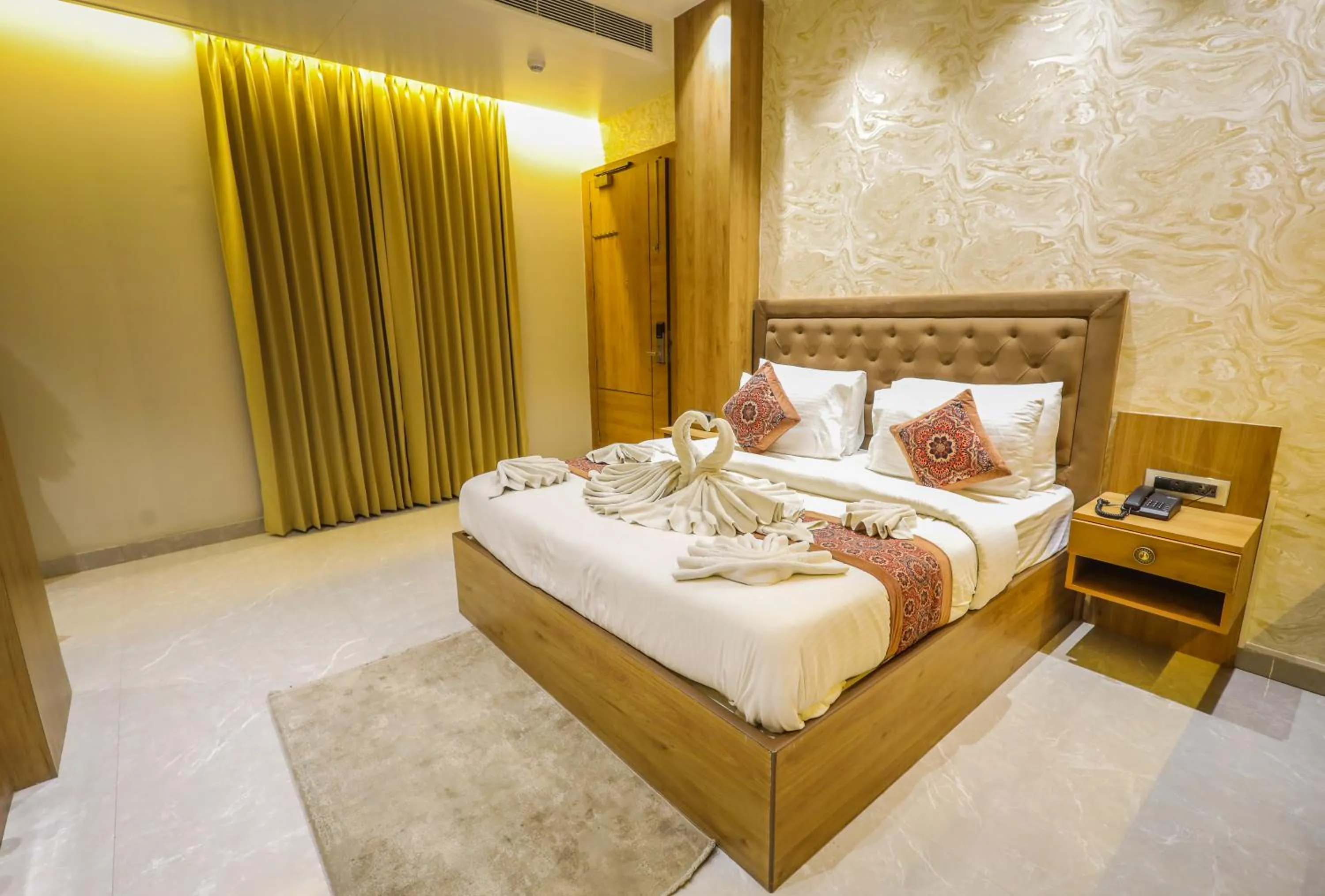 Bed in Shri Damodar Dham