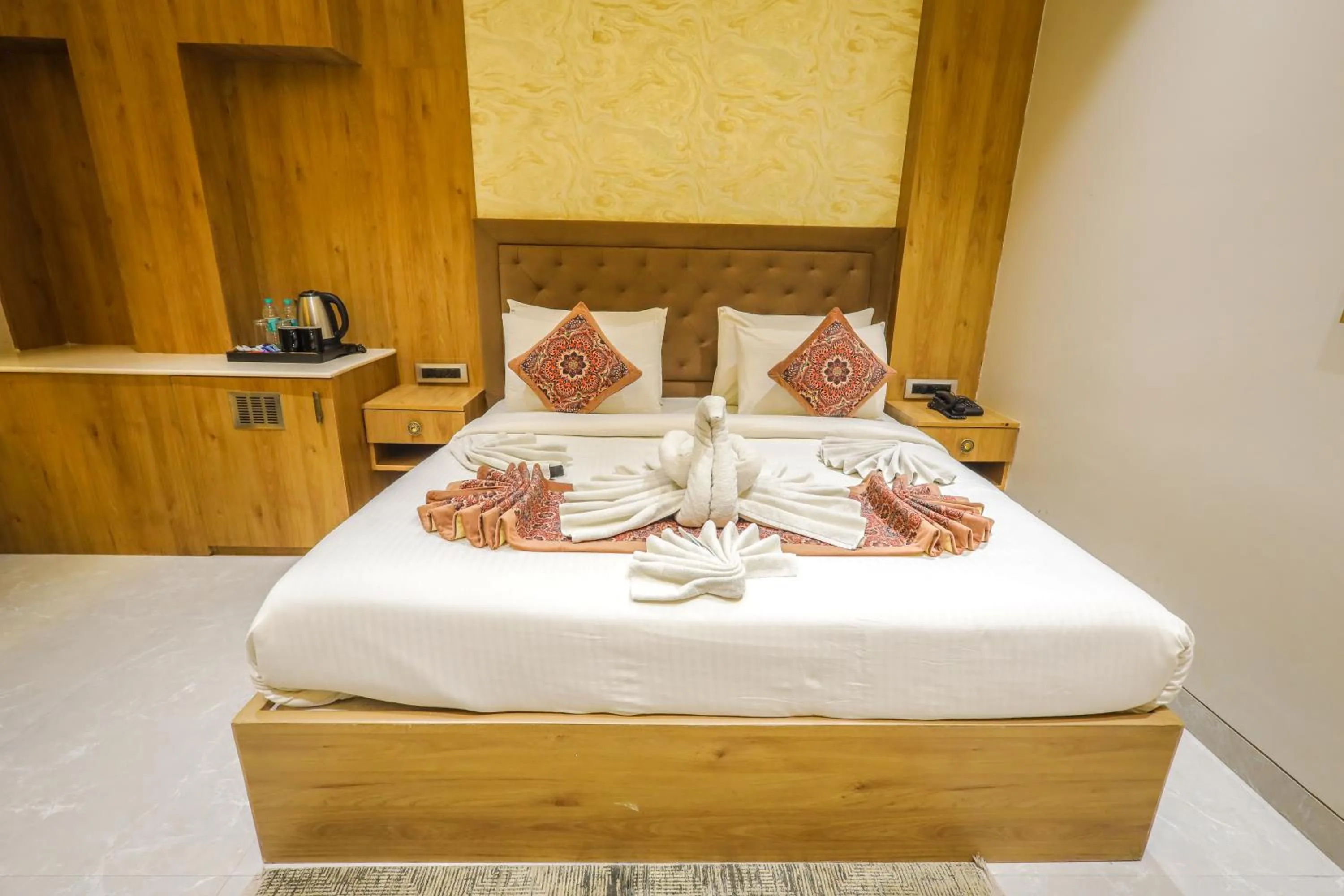 Bed in Shri Damodar Dham