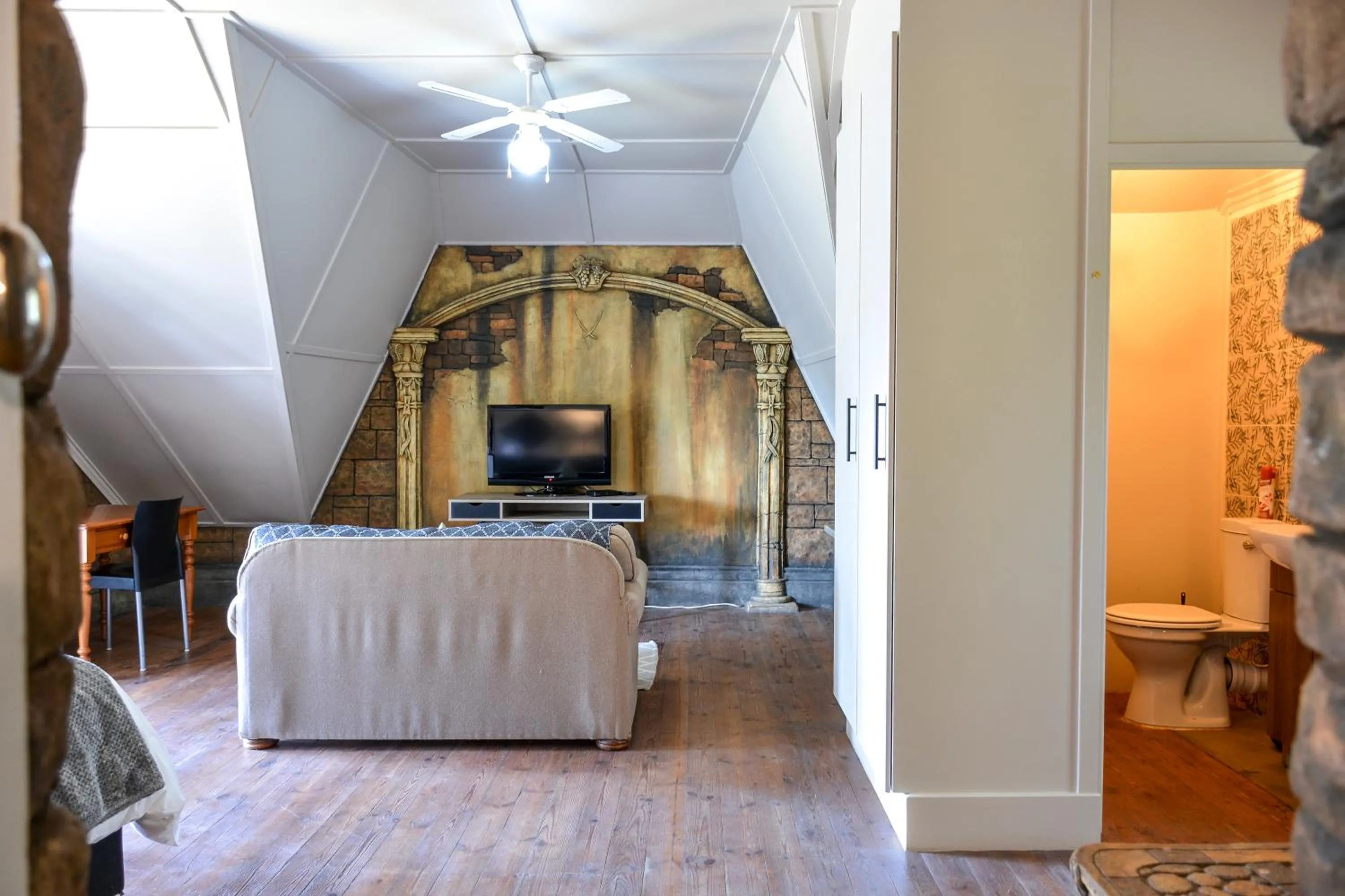 Toilet in Biggy Best Boutique Hotel & Self Catering Cottages