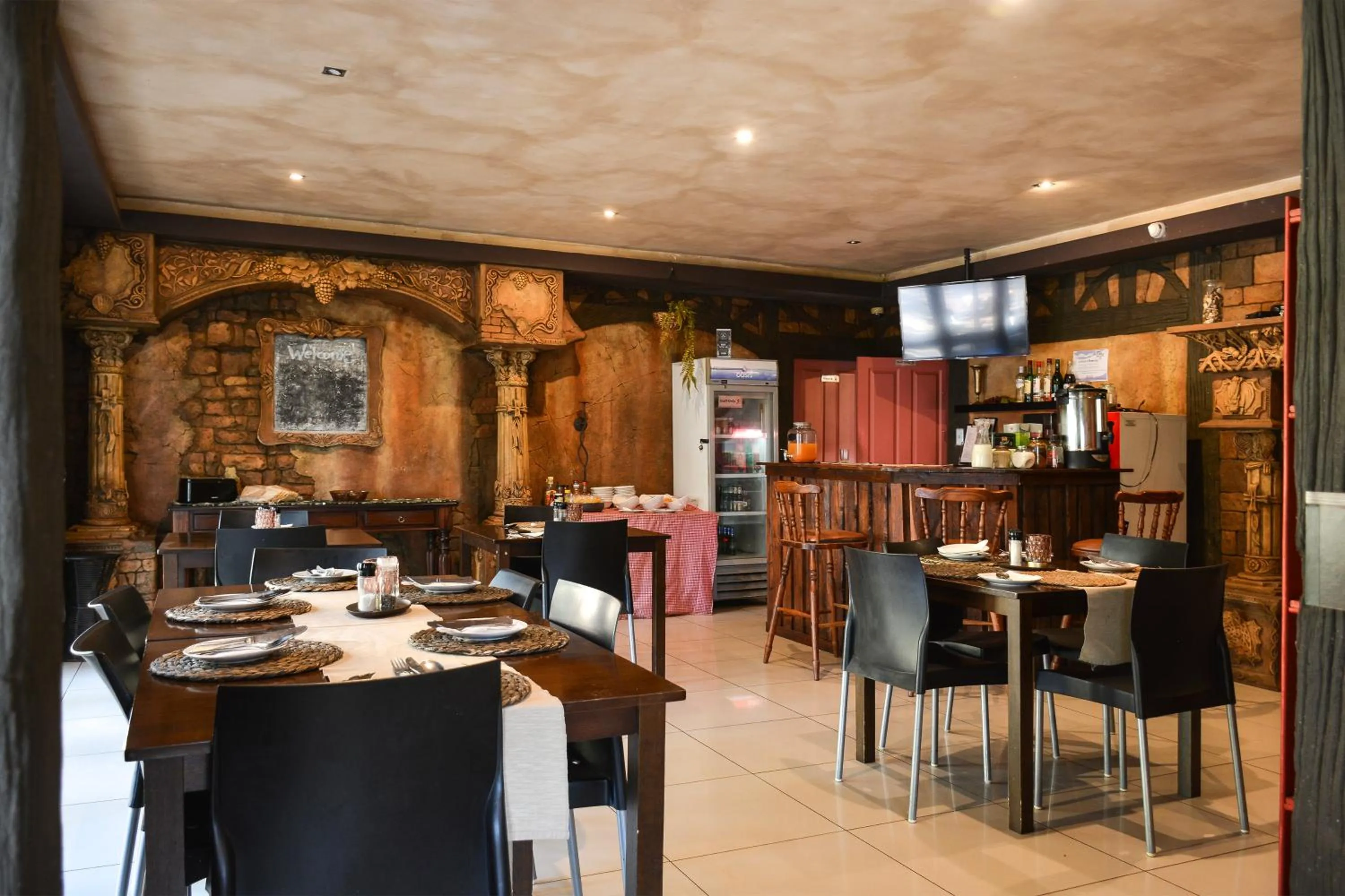 Restaurant/places to eat in Biggy Best Boutique Hotel & Self Catering Cottages