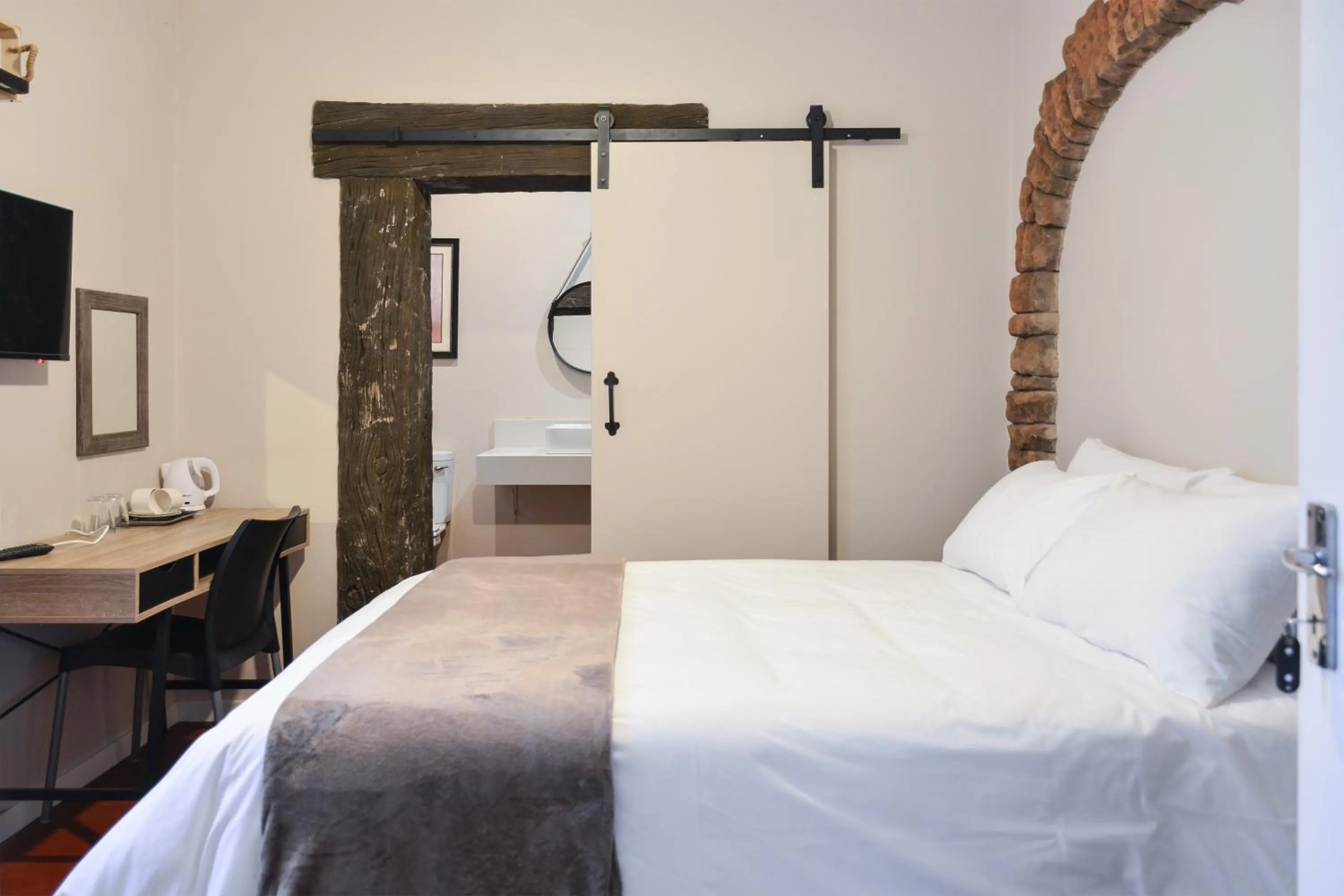 Toilet, Bed in Biggy Best Boutique Hotel & Self Catering Cottages