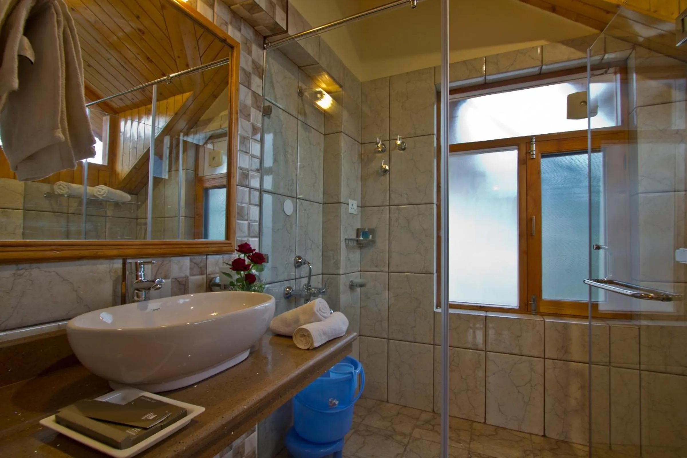 Foghills Cottages Manali