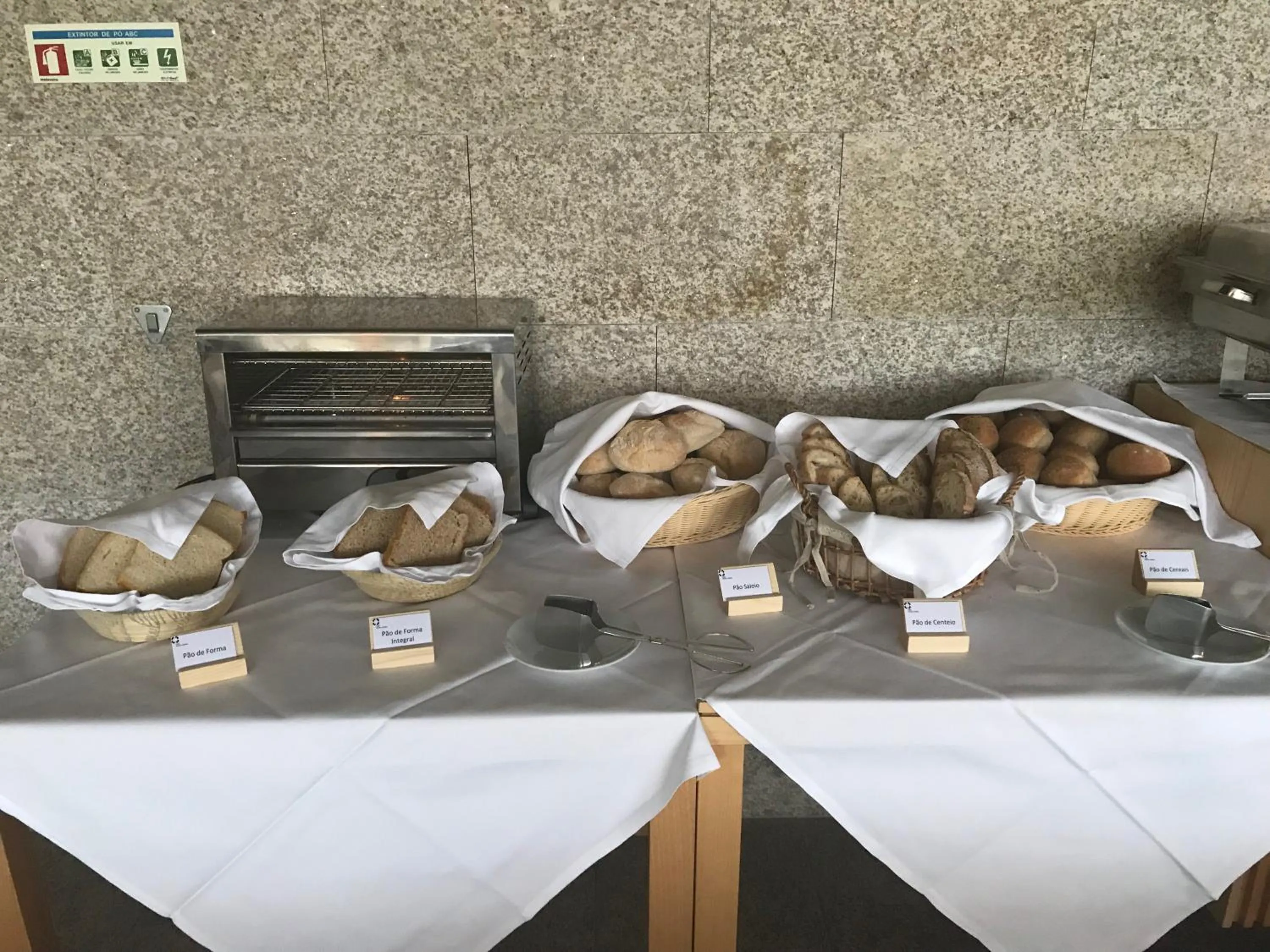 Breakfast in Cró Hotel Rural