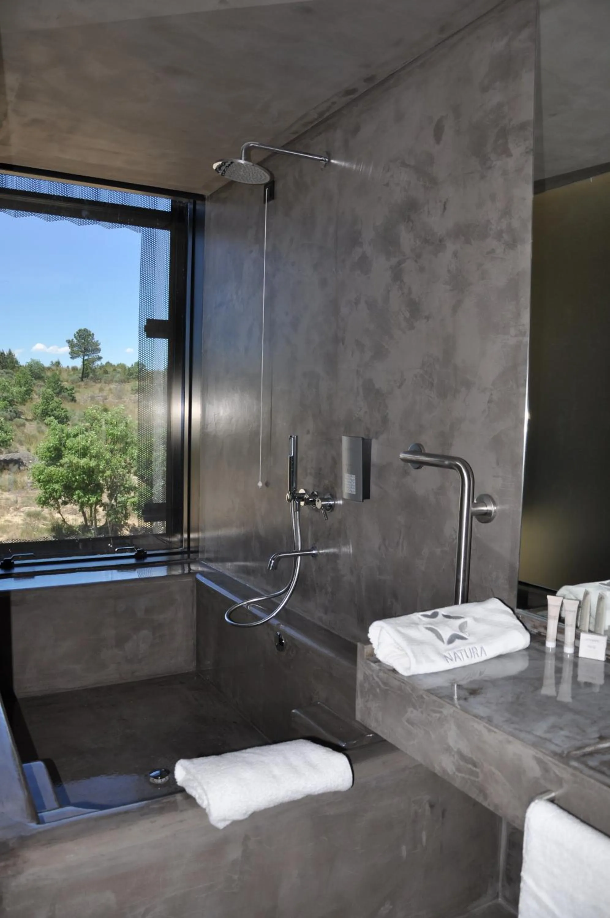 Bathroom in Cró Hotel Rural