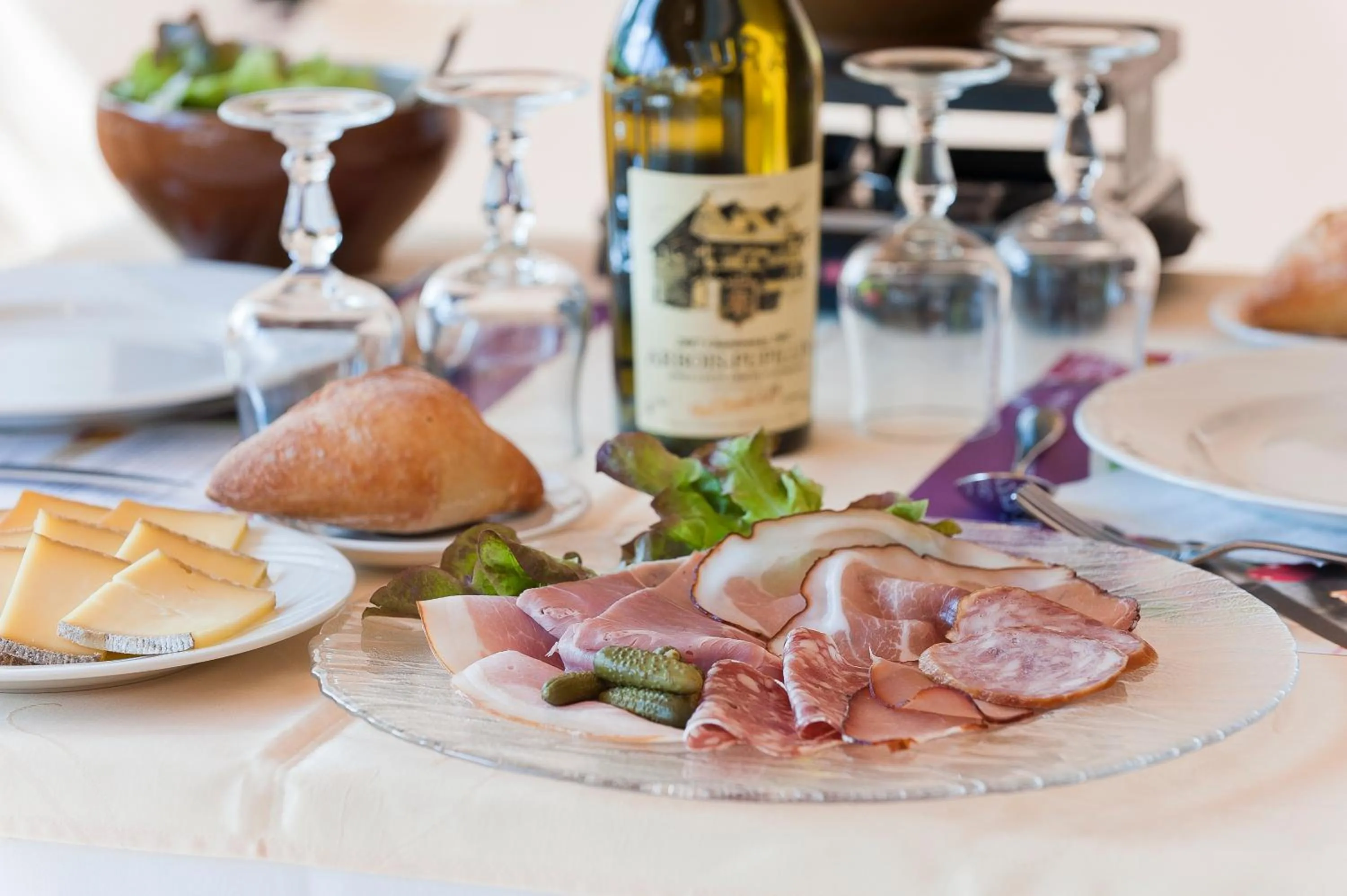 Restaurant/places to eat in Etoile des Neiges Hôtel et Piscine