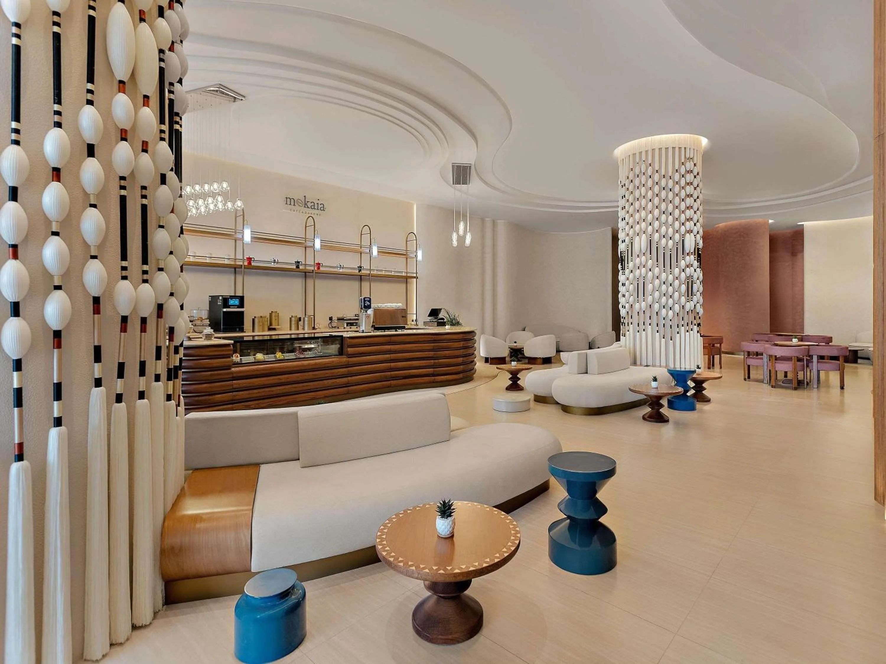 Restaurant/places to eat in Mercure Abu Dhabi Downtown