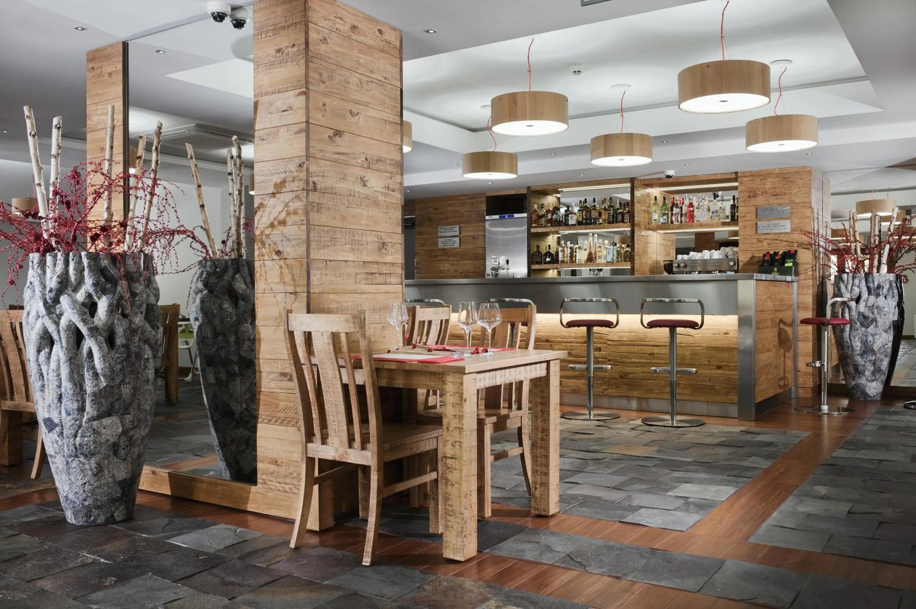 Restaurant/places to eat in Apartamenty przy Hotelu Żywieckim