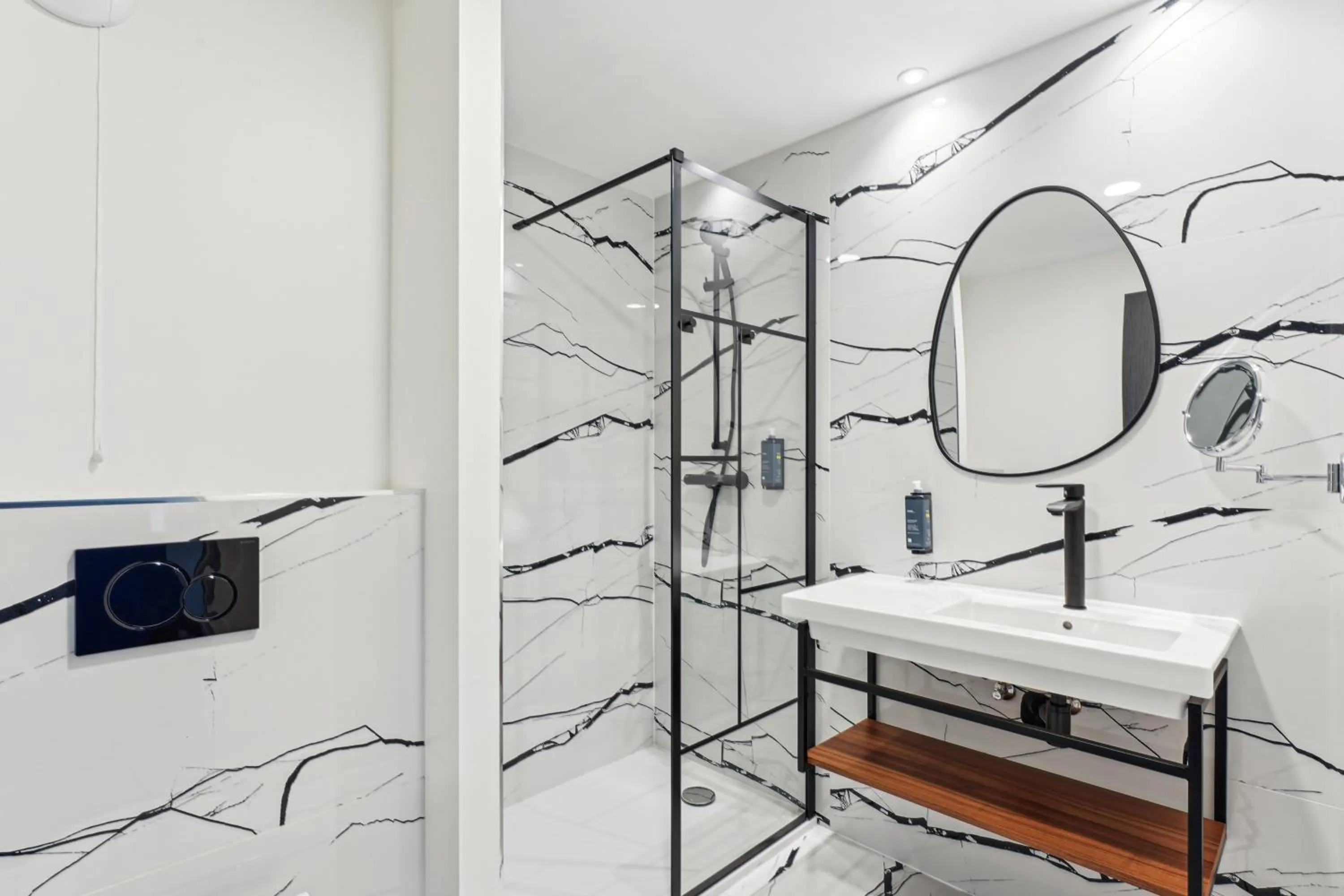 Shower, Bed in Hôtel Akena Pierrelaye