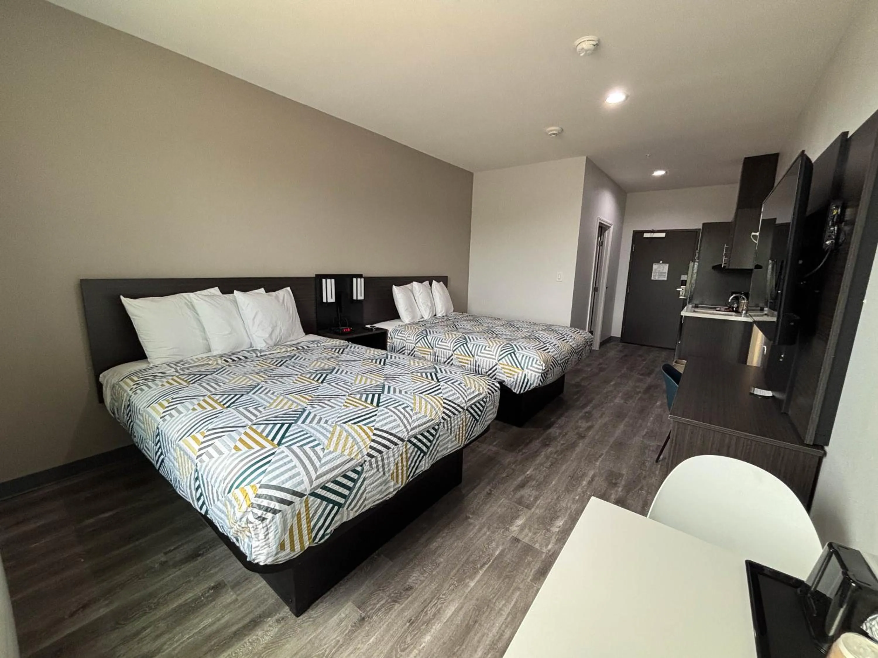 Bed in Studio 6 Giddings