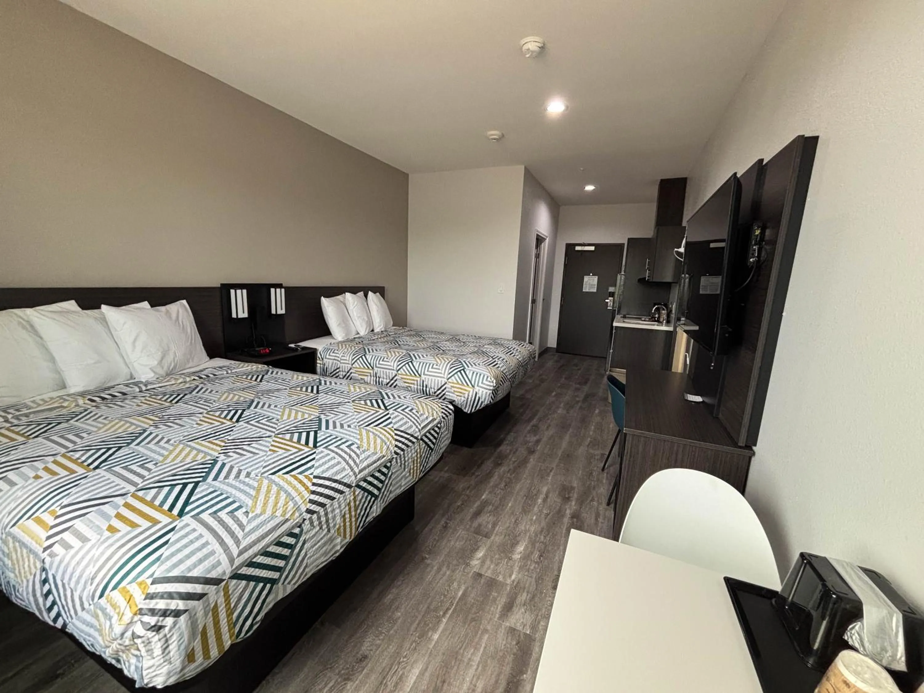 Bed in Studio 6 Giddings