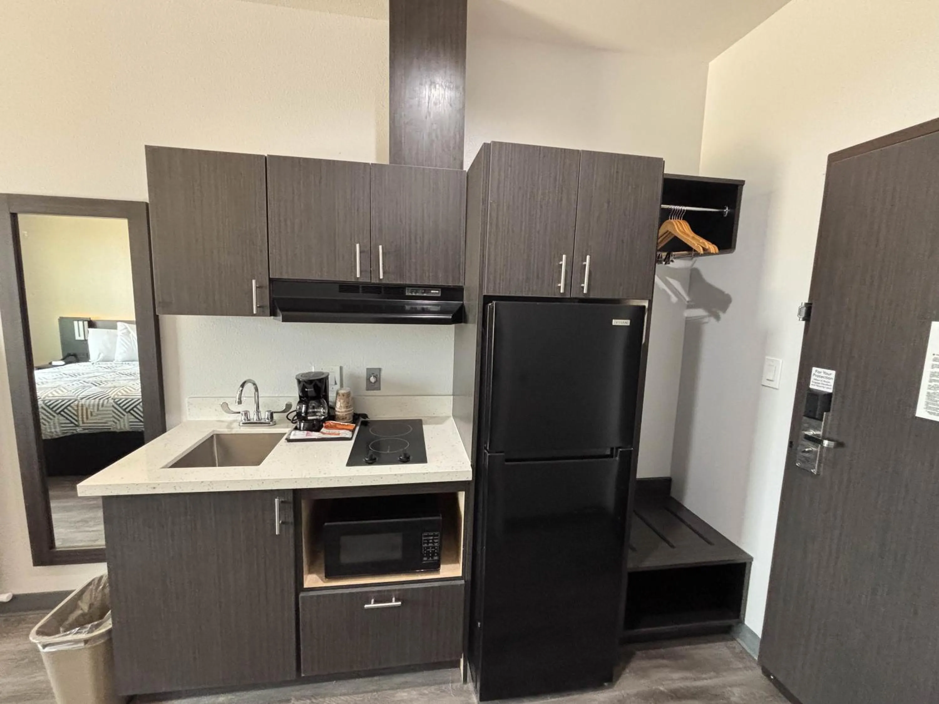 Kitchen or kitchenette in Studio 6 Giddings