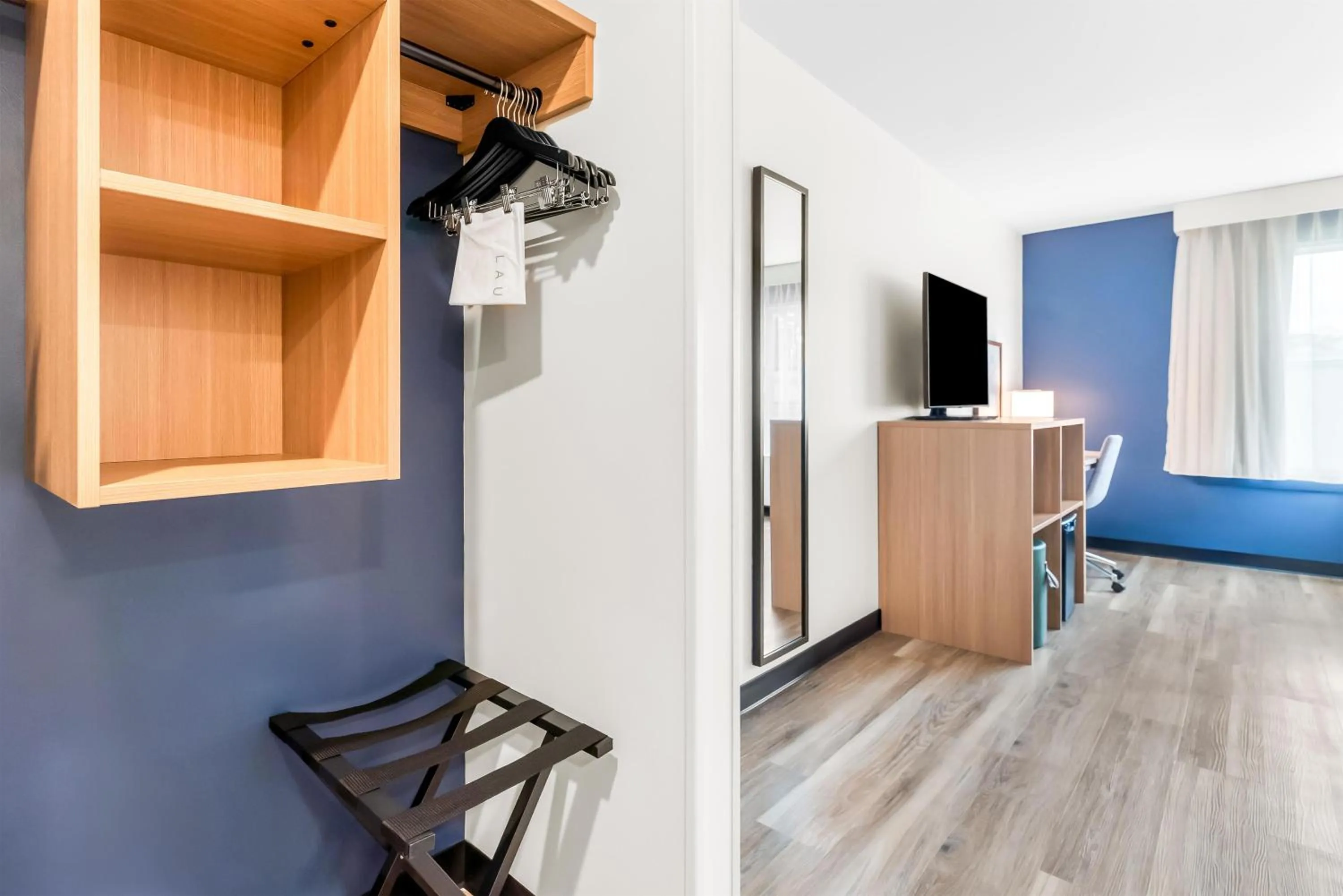 Photo of the whole room in Spark by Hilton Essex Junction