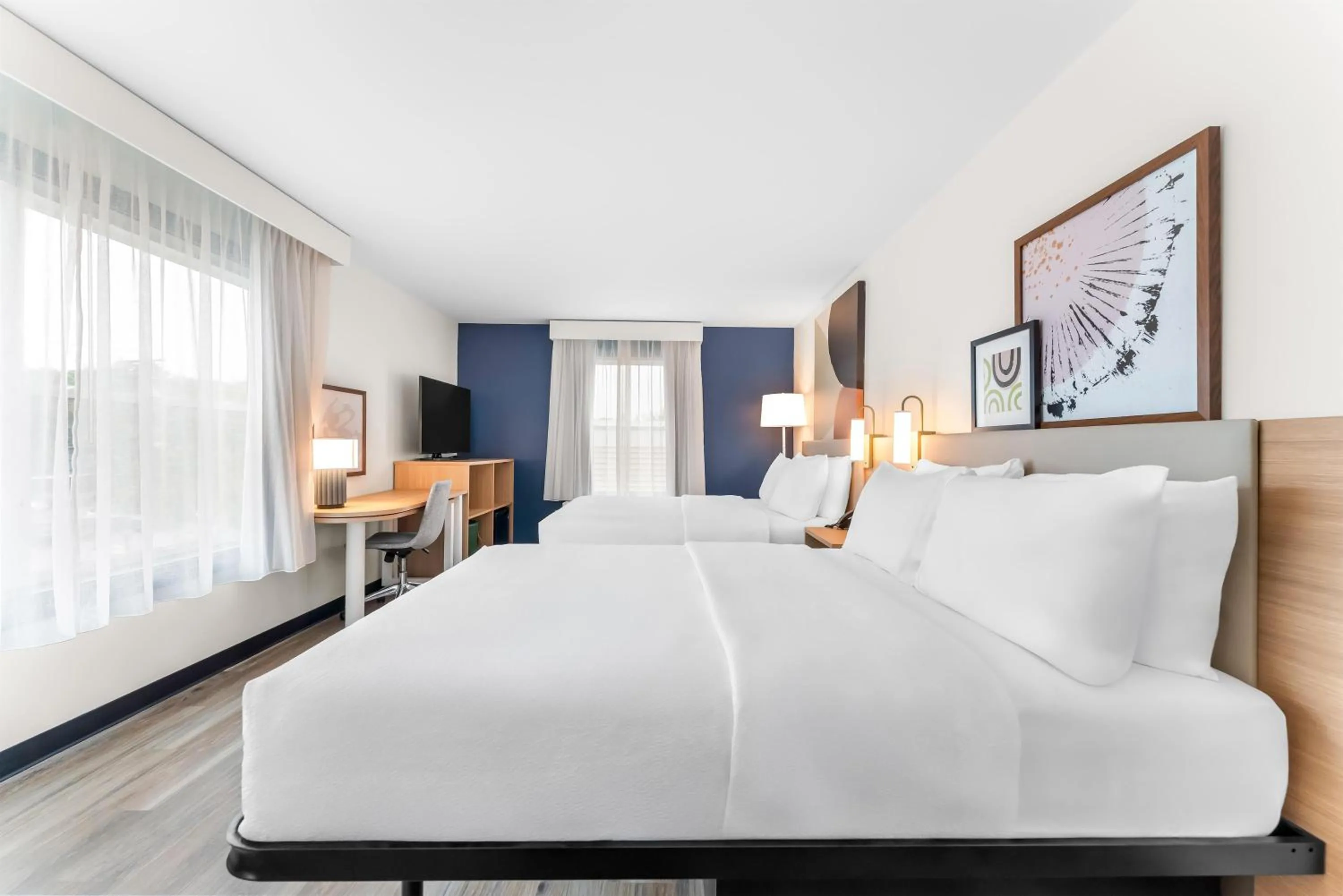 Bedroom, Bed in Spark by Hilton Essex Junction