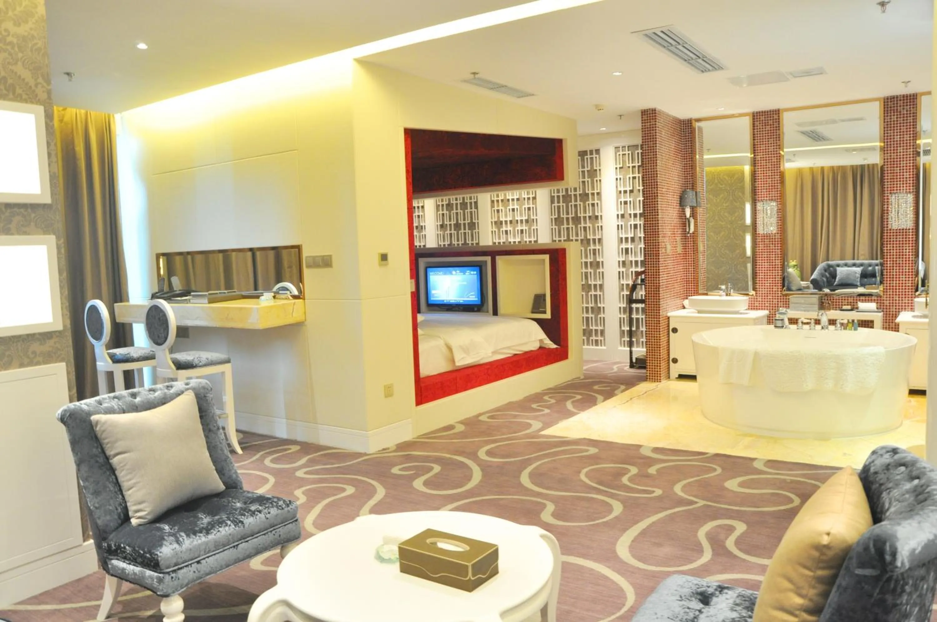 Photo of the whole room in Huachen International Hotel