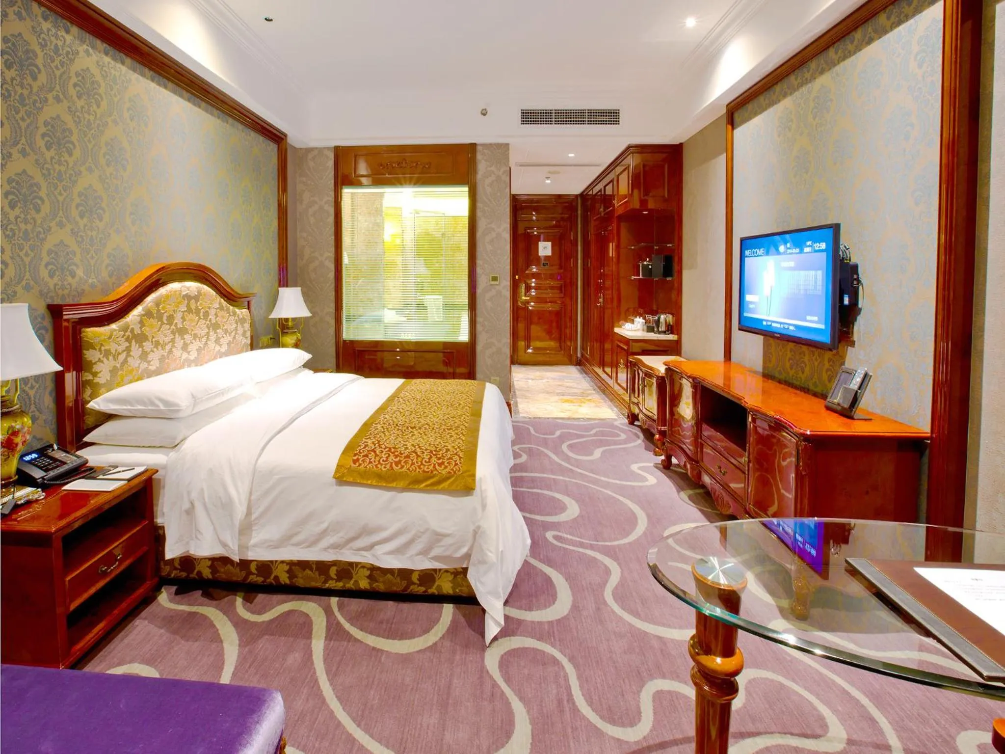 Photo of the whole room in Huachen International Hotel