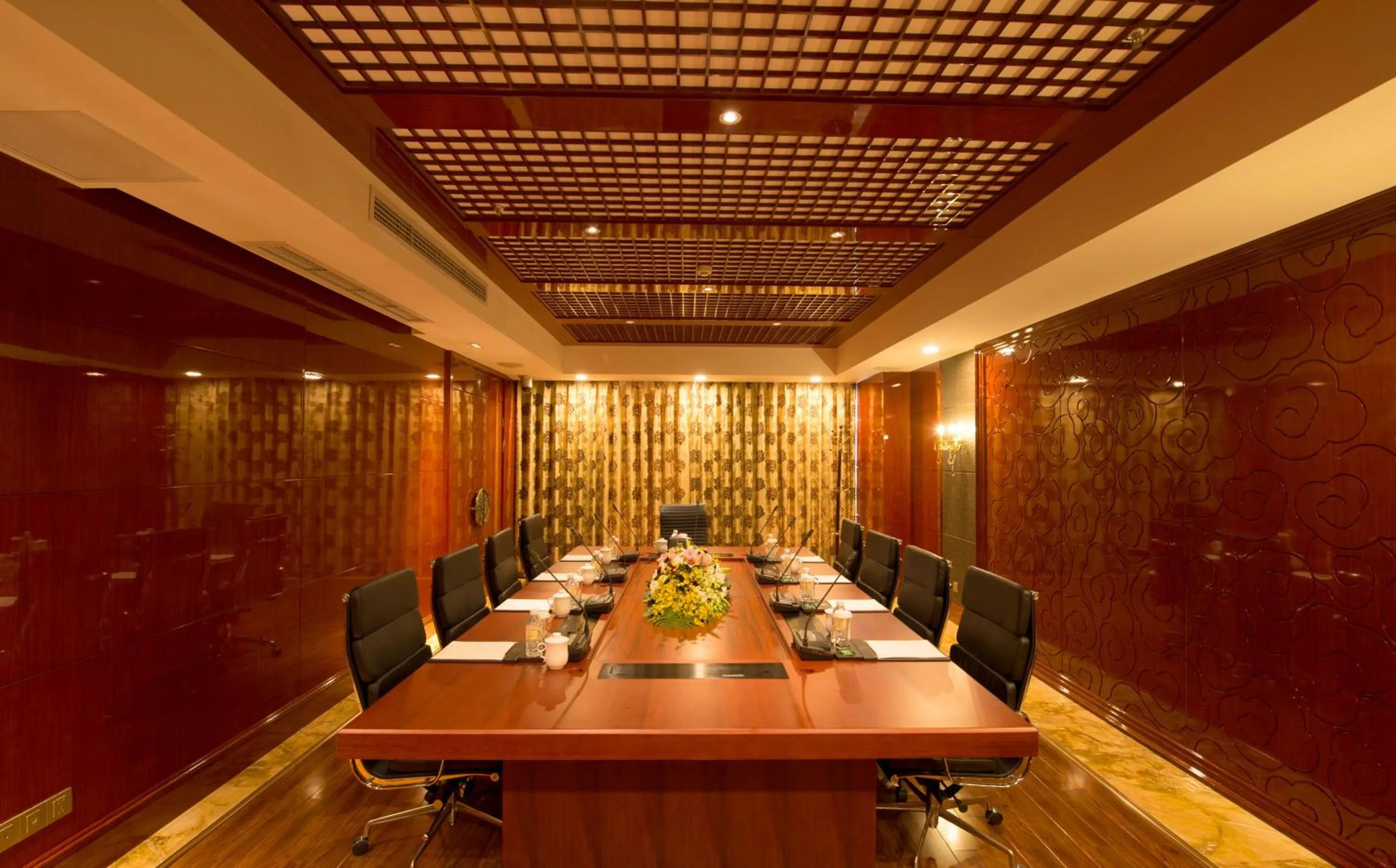 Area and facilities in Huachen International Hotel