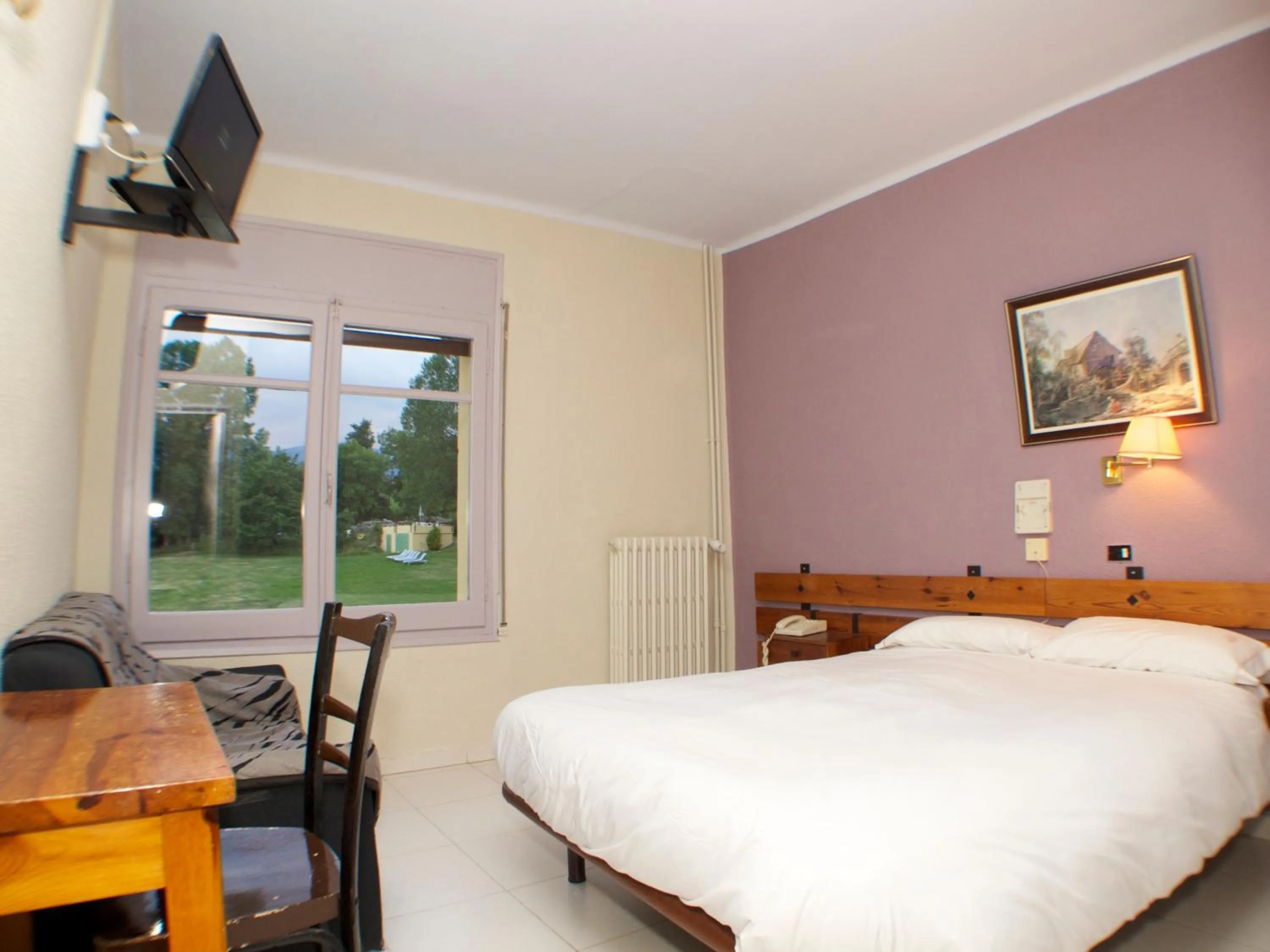 Photo of the whole room, Bed in Hotel Mirador