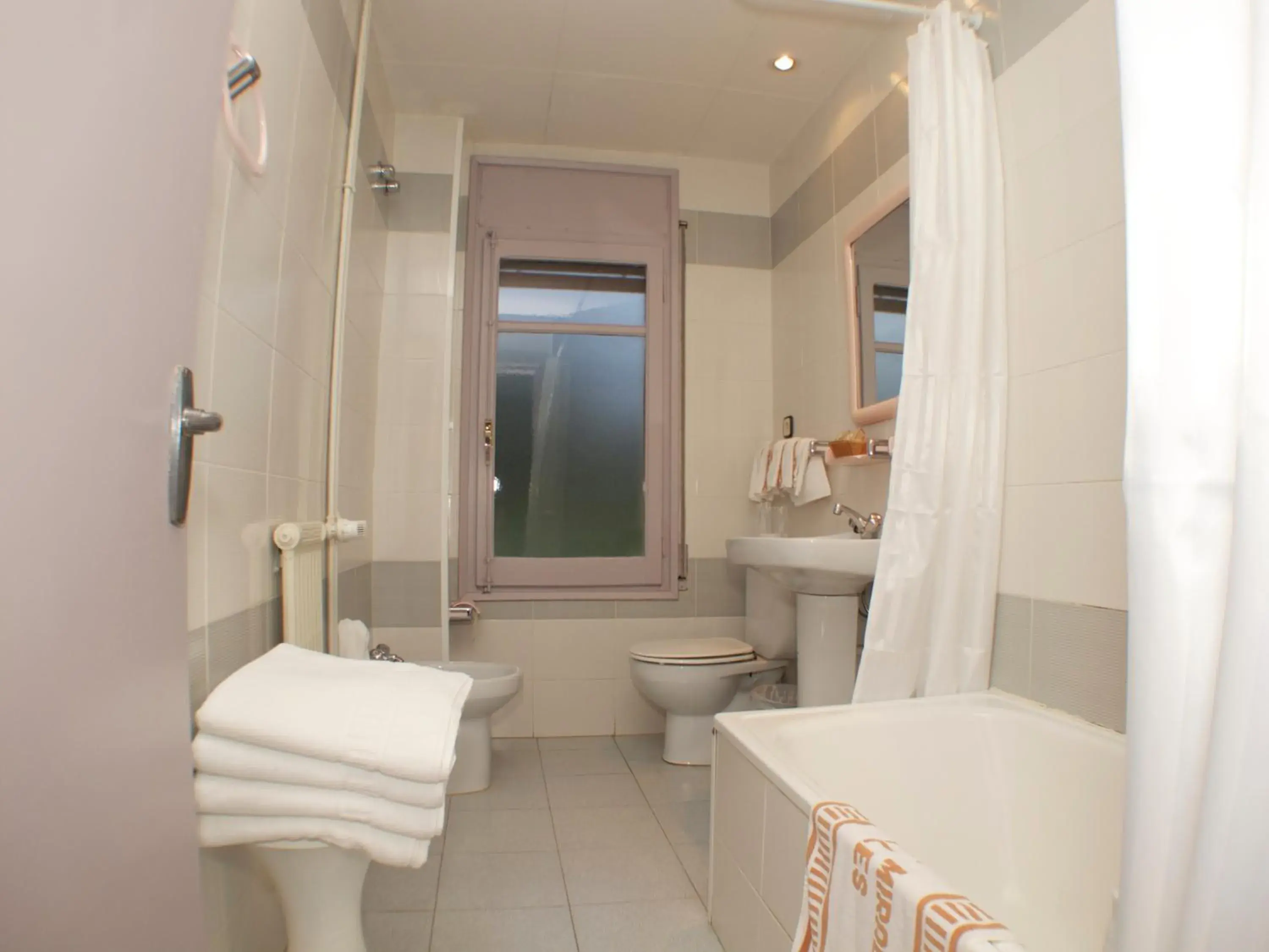 Economy Double Room in Hotel Mirador Economy Double Room in Hotel Mirador