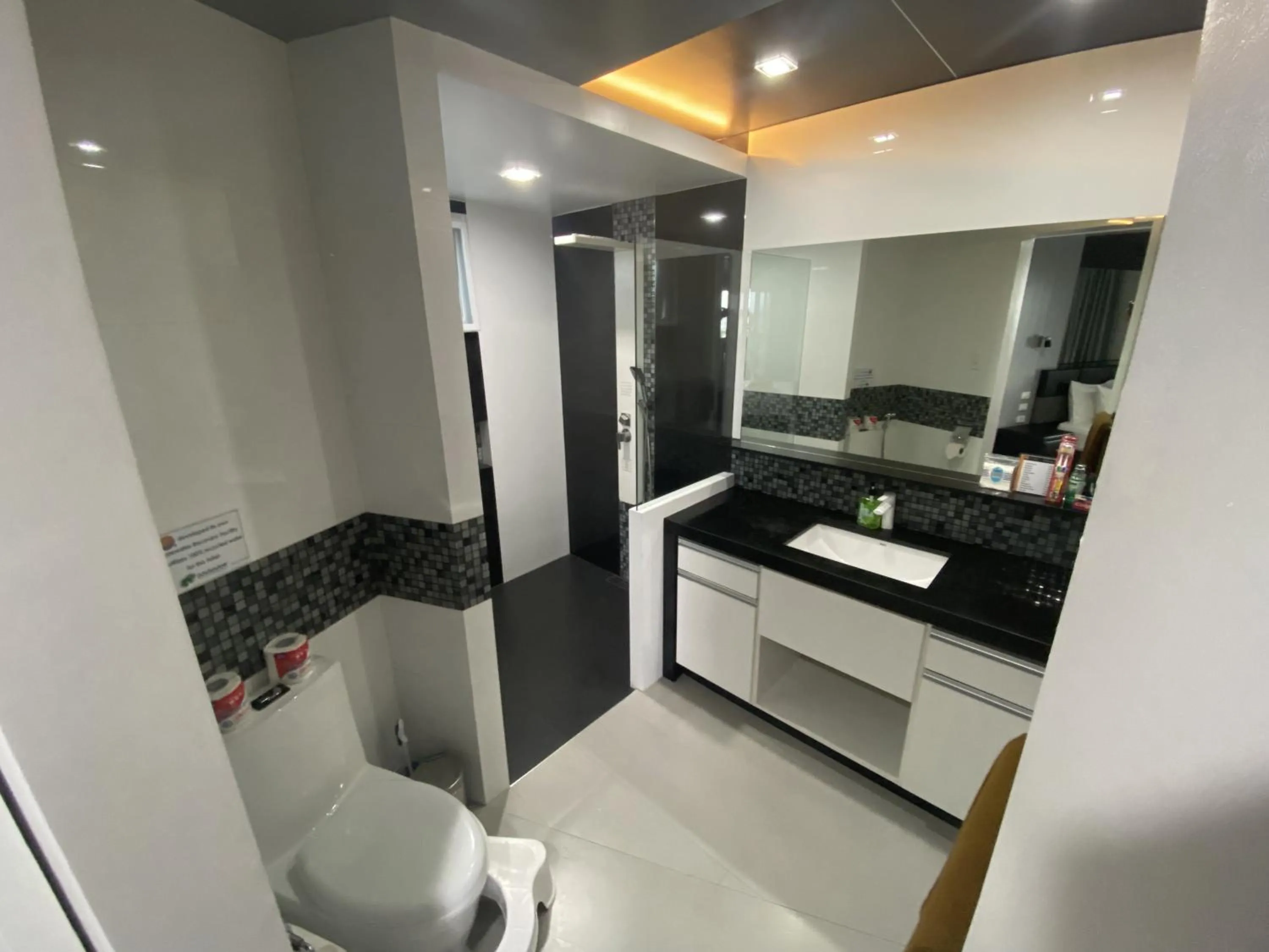 Bathroom in Lalaguna Villas Luxury Dive Resort and Spa