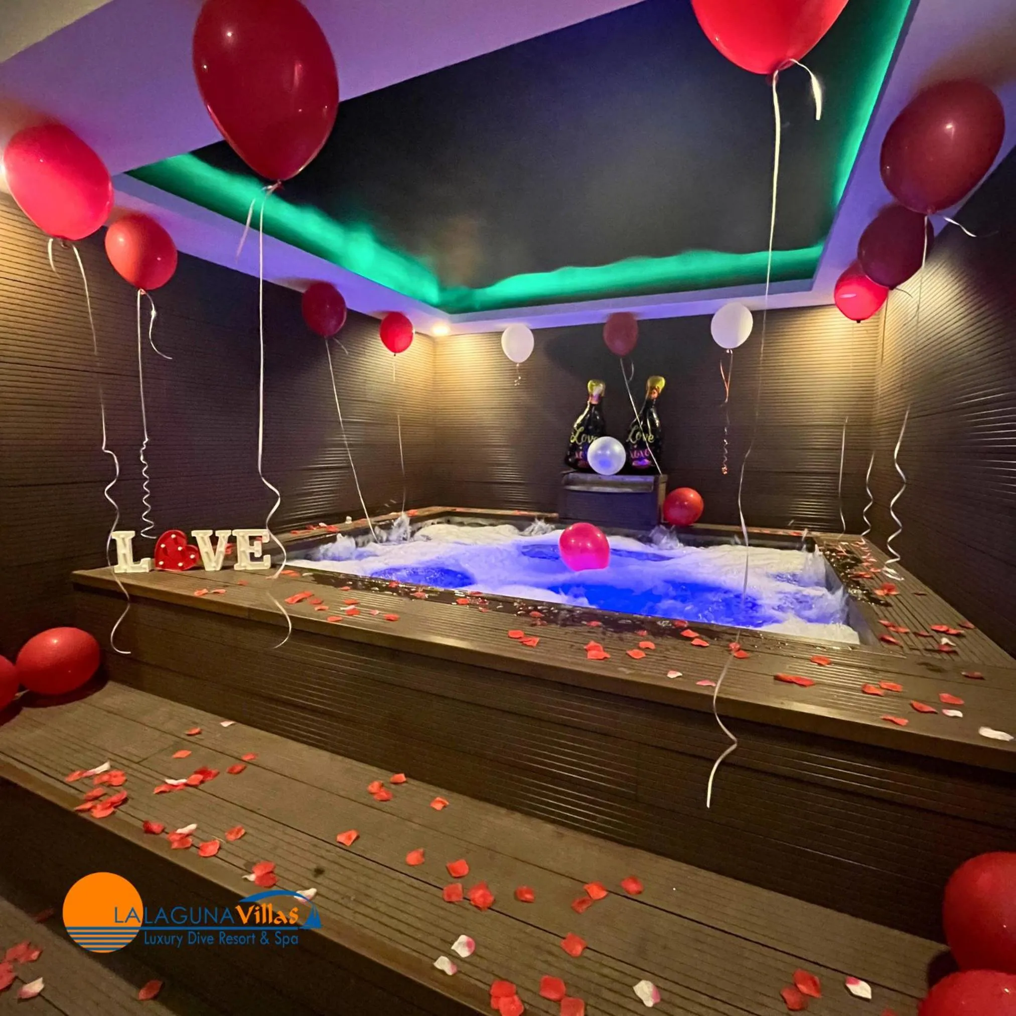 Bath in Lalaguna Villas Luxury Dive Resort and Spa