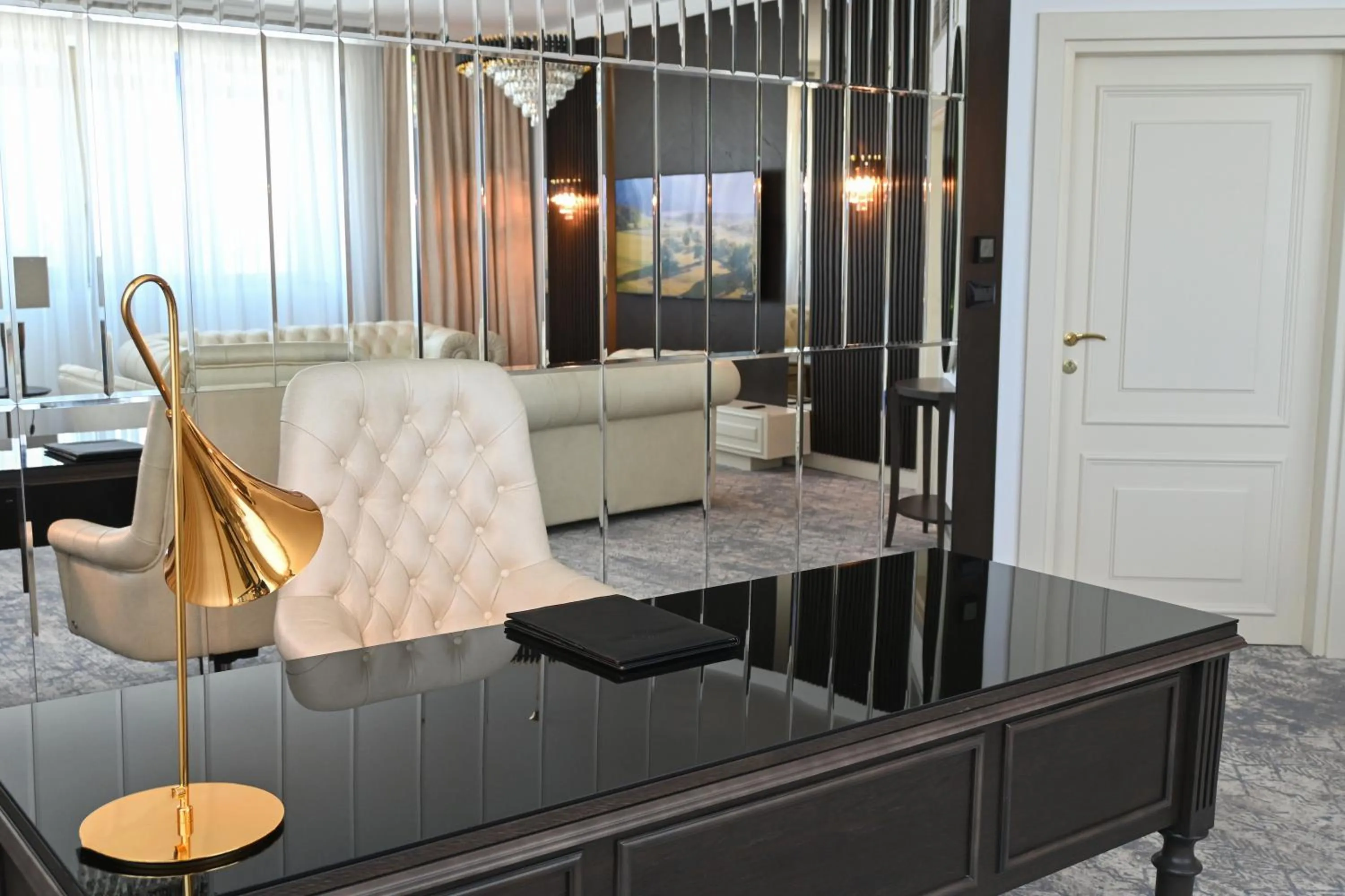 Living room in Aleksandar Palace Hotel Congress Center & SPA