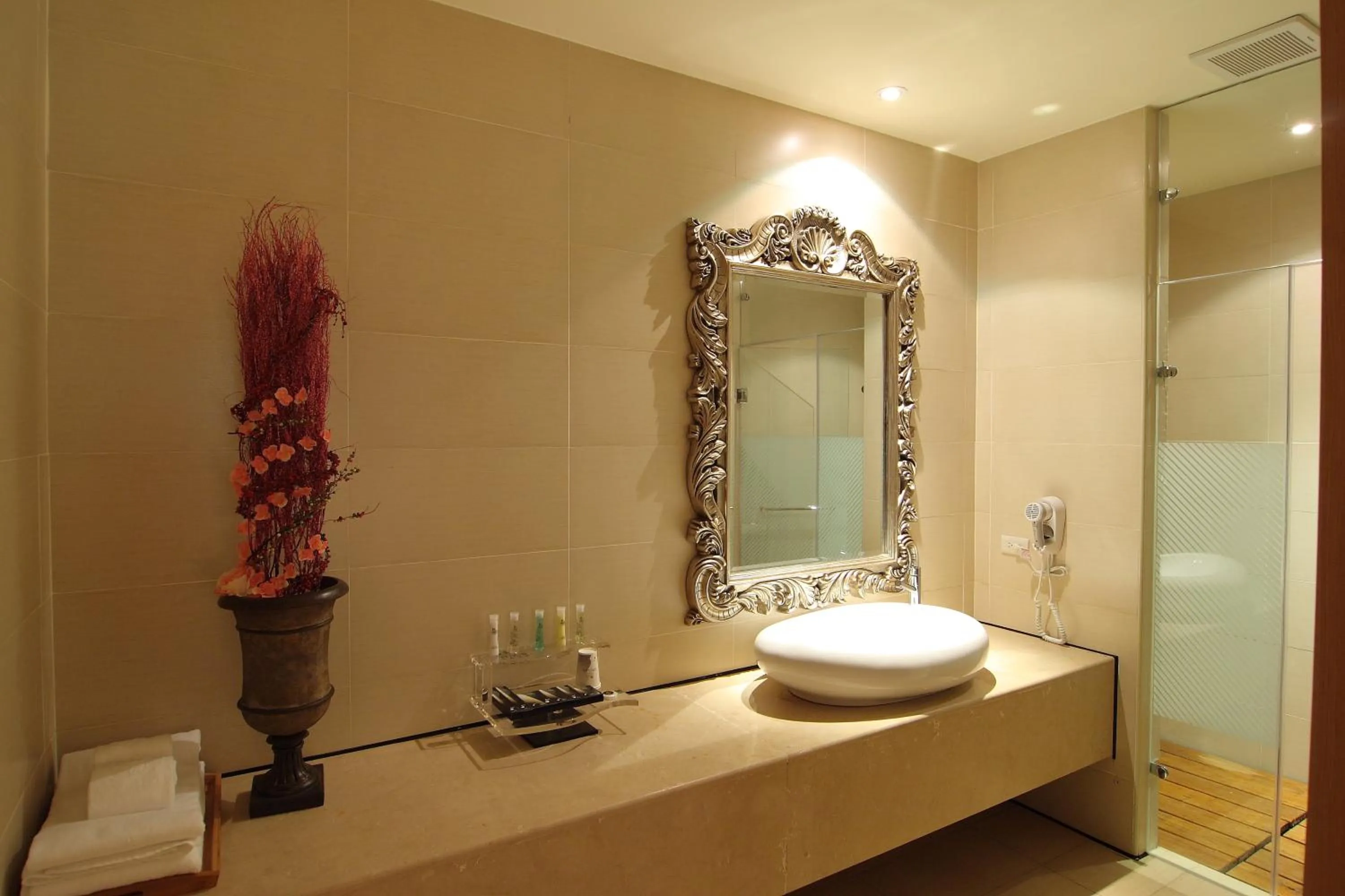 Toilet in Belle Song Motel