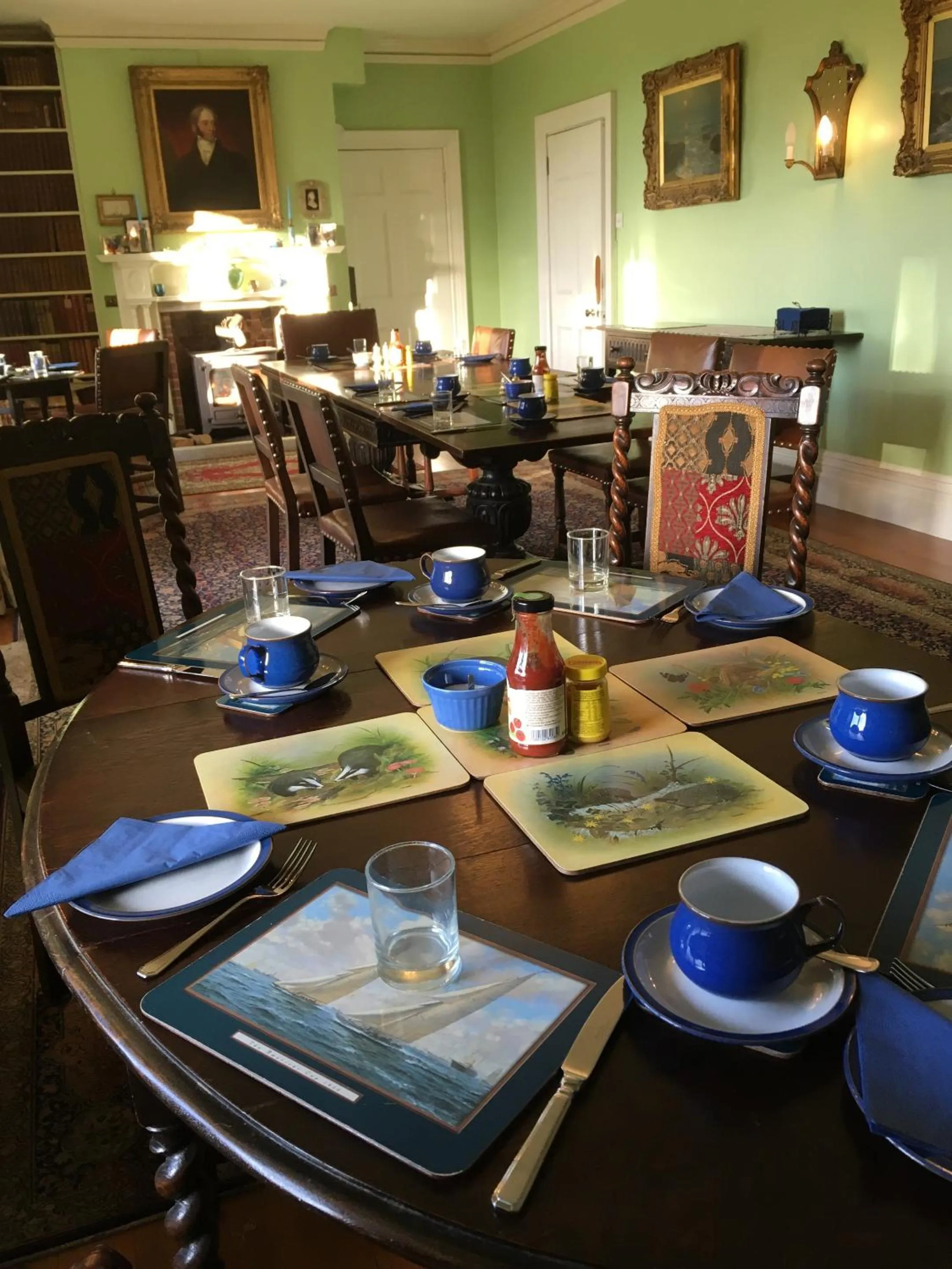 Dining area in Lisle Combe