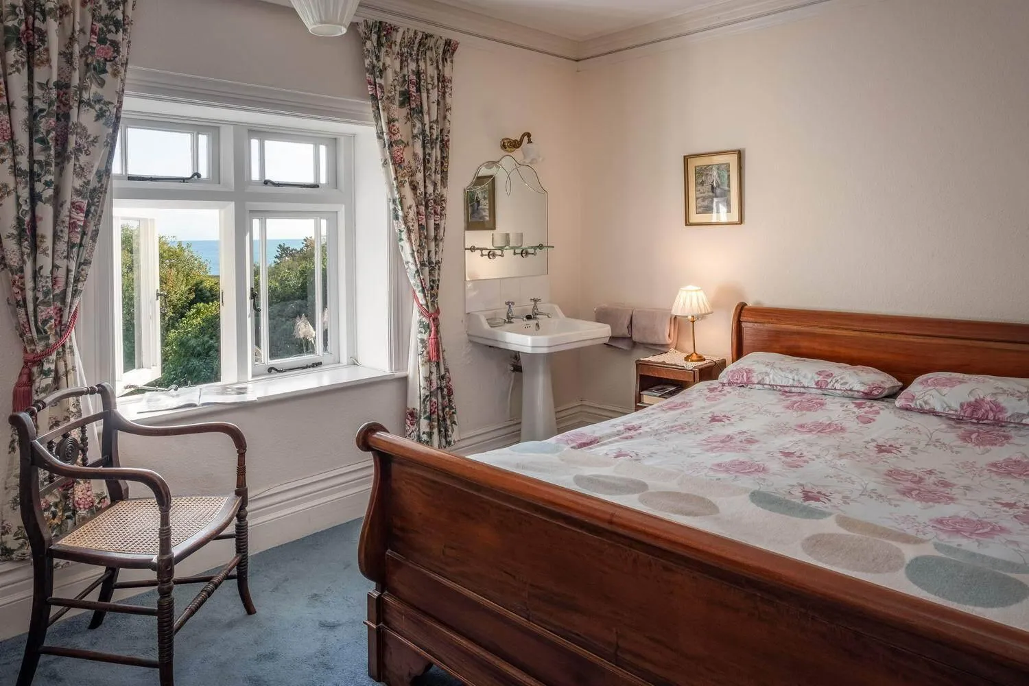 Bedroom, Bed in Lisle Combe