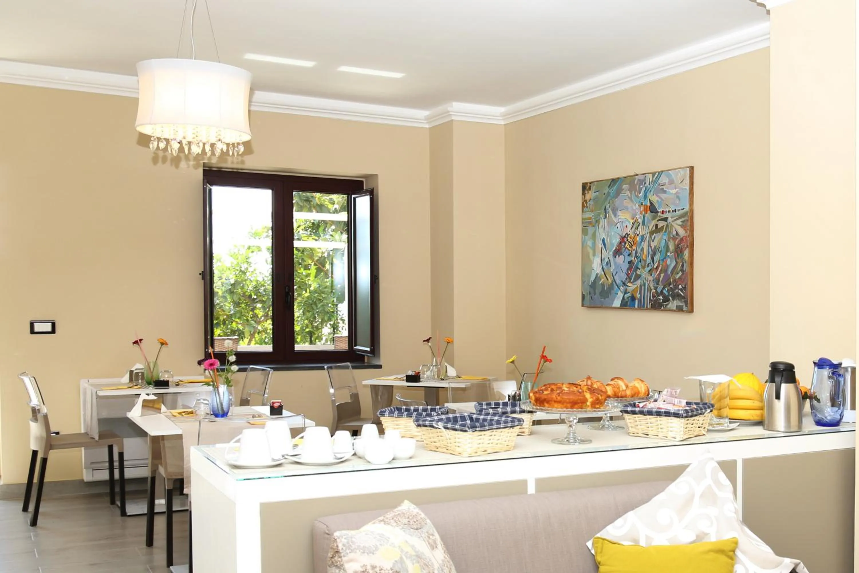 Restaurant/places to eat in Meublé Leonetti