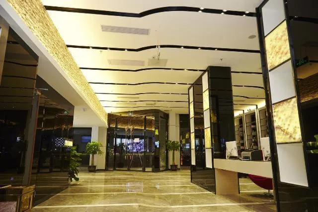 Lobby or reception in Lavande Hotel Zhanjiang Guomao